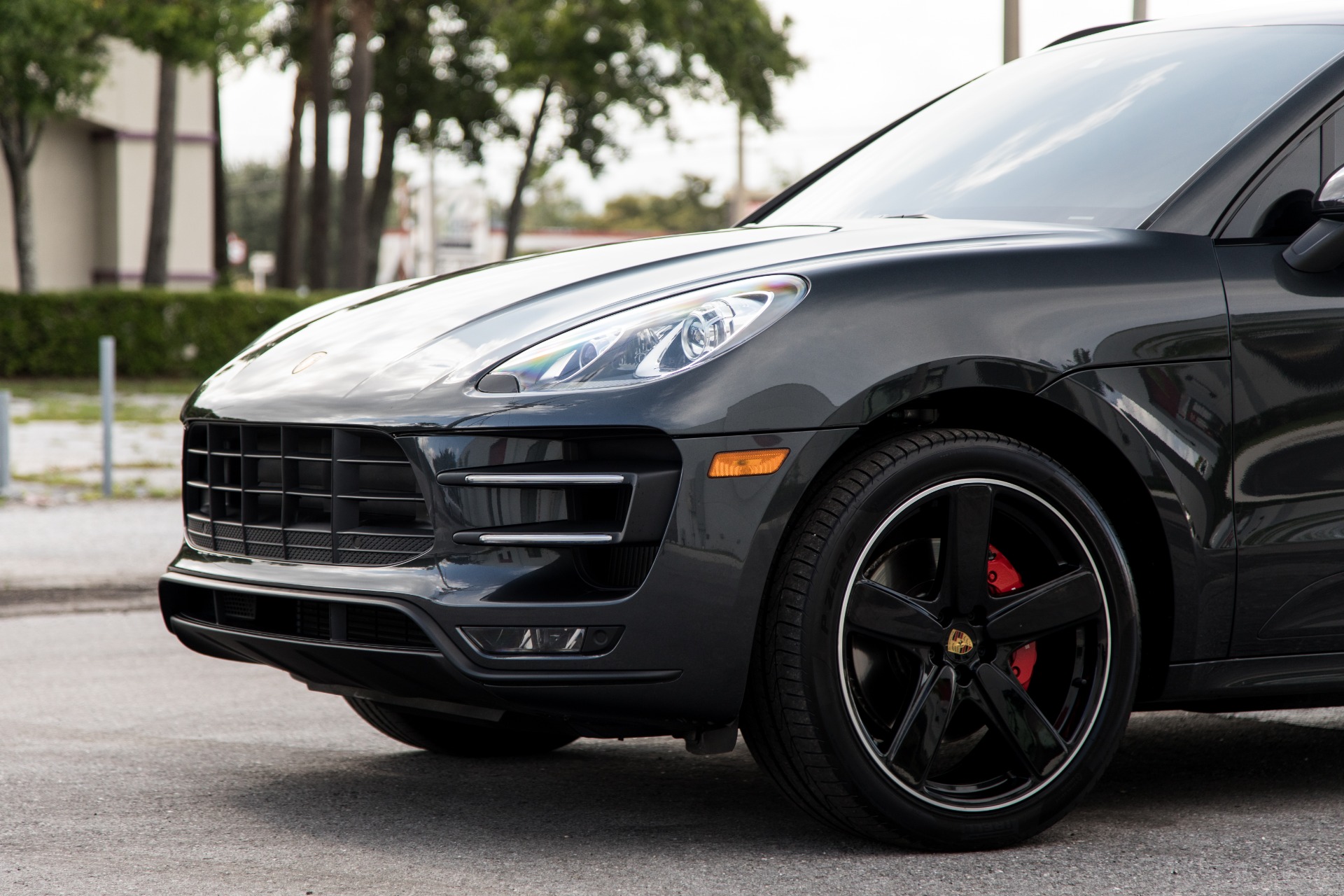 Used-2018-Porsche-Macan-Turbo