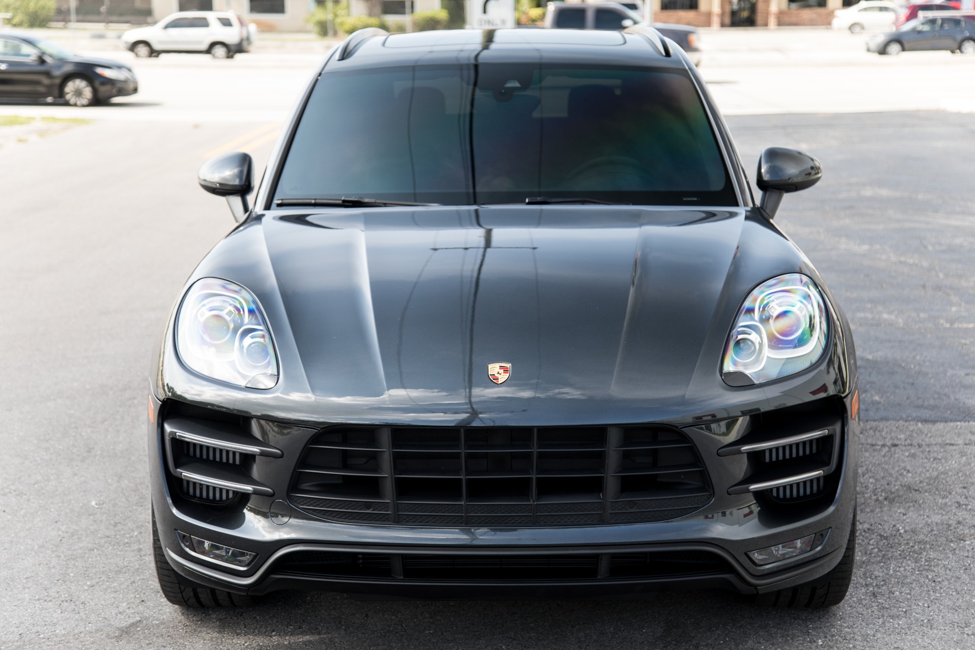 Used-2018-Porsche-Macan-Turbo