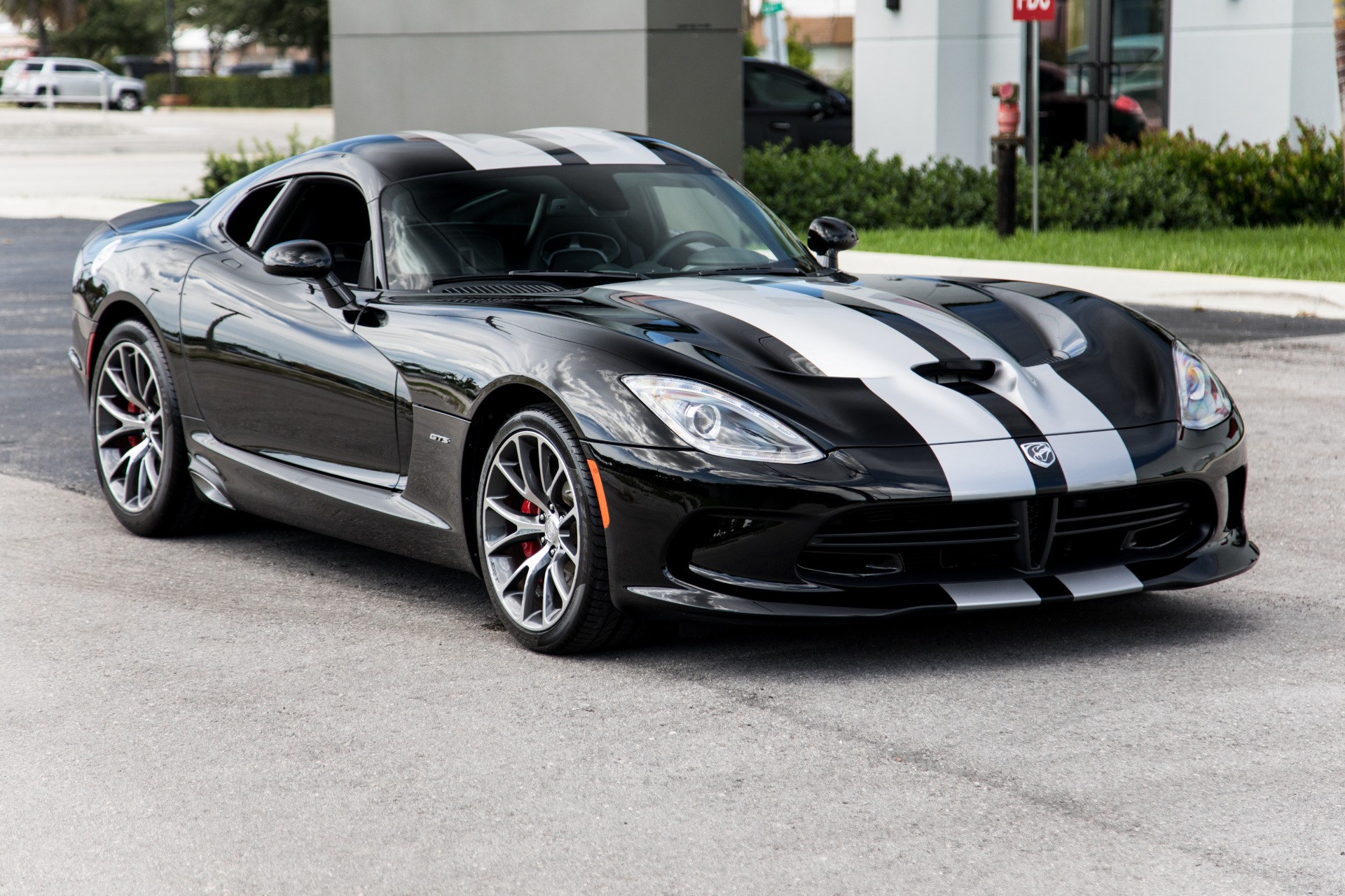 Used-2014-Dodge-SRT-Viper-GTS