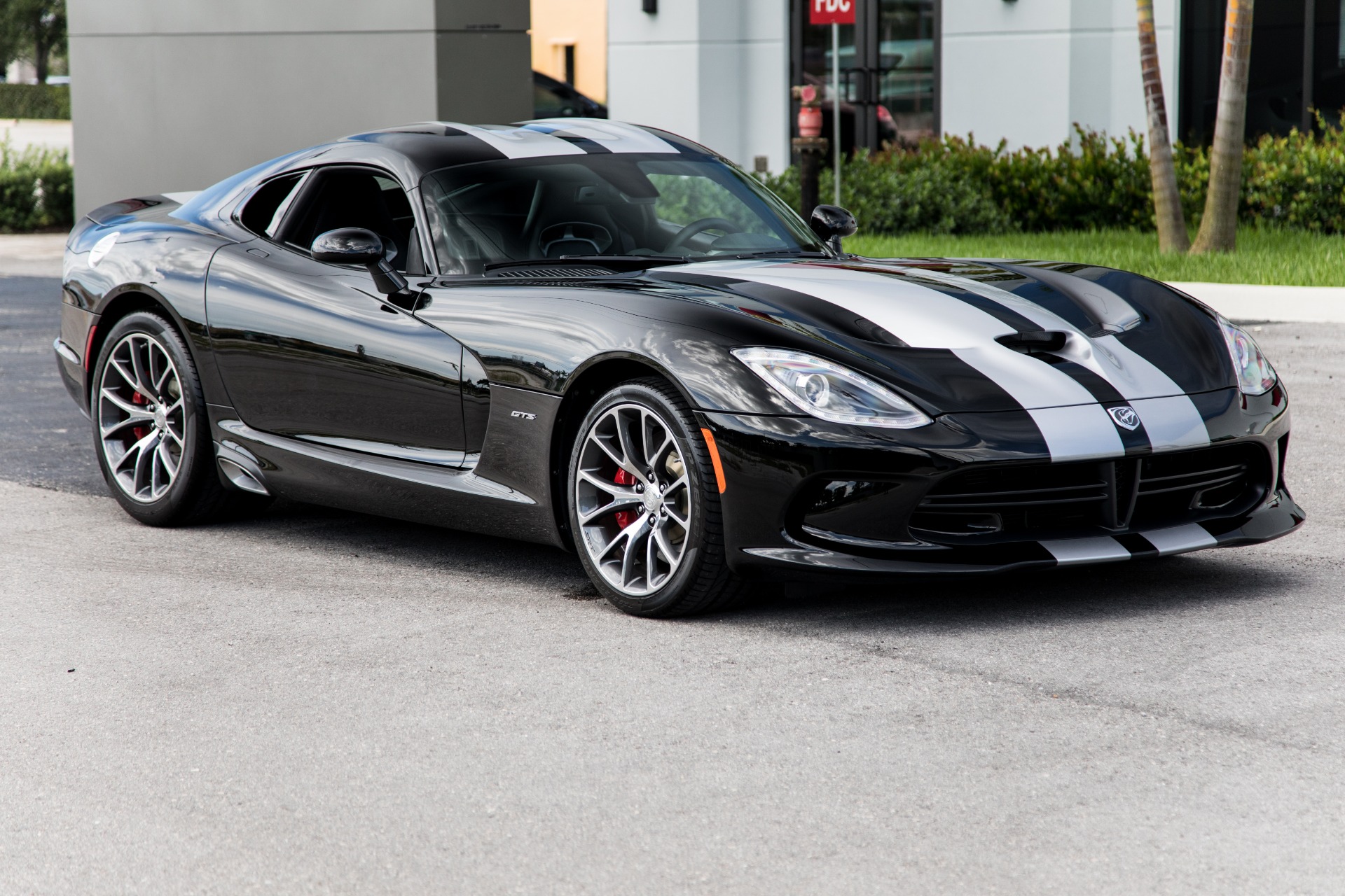 Used-2014-Dodge-SRT-Viper-GTS