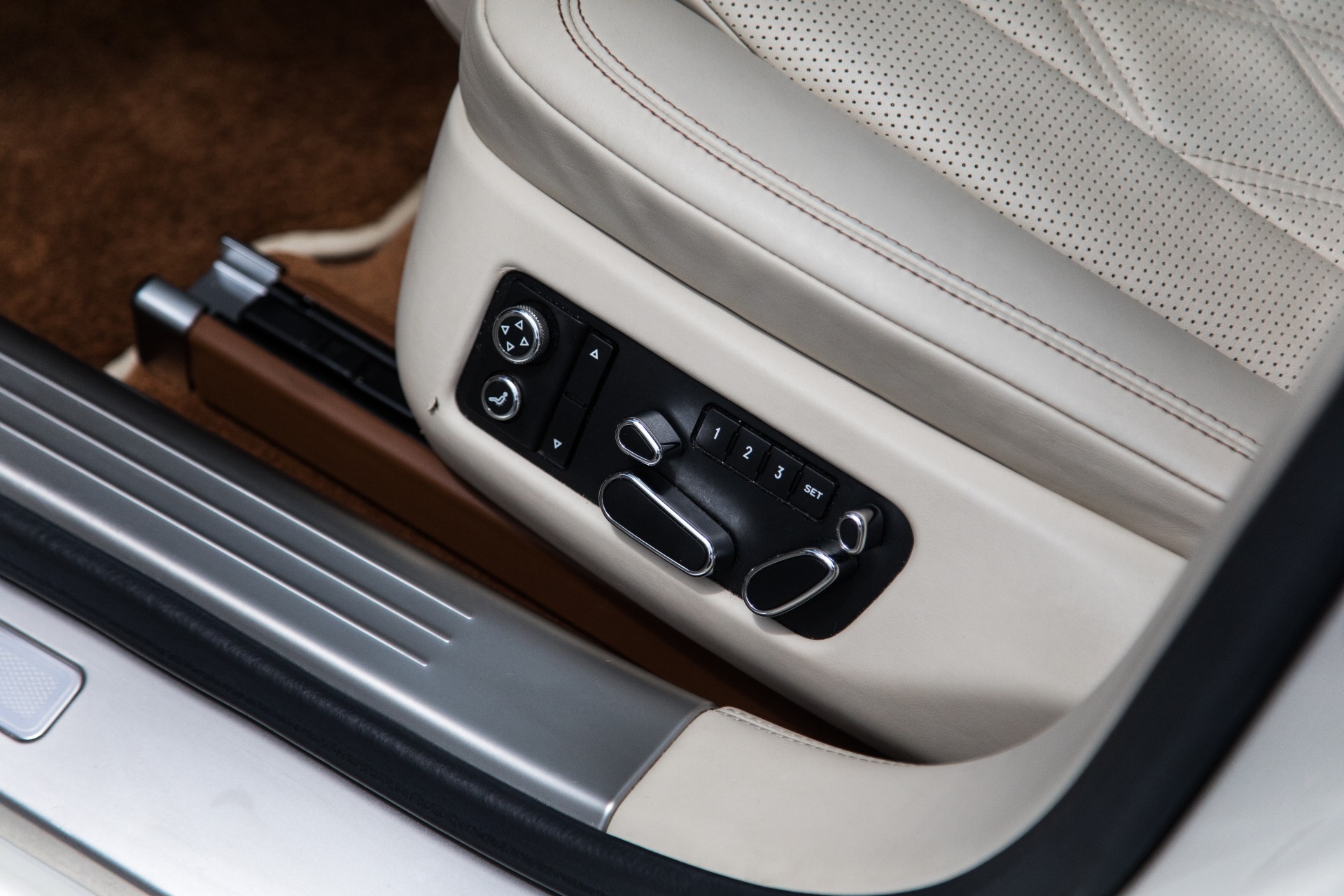 Used-2014-Bentley-Flying-Spur