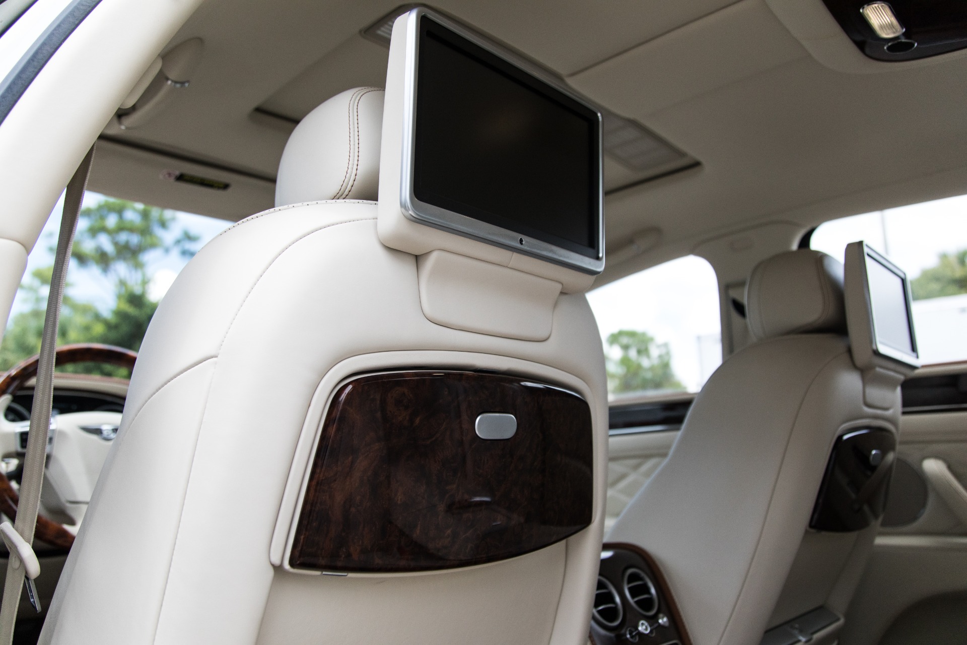 Used-2014-Bentley-Flying-Spur