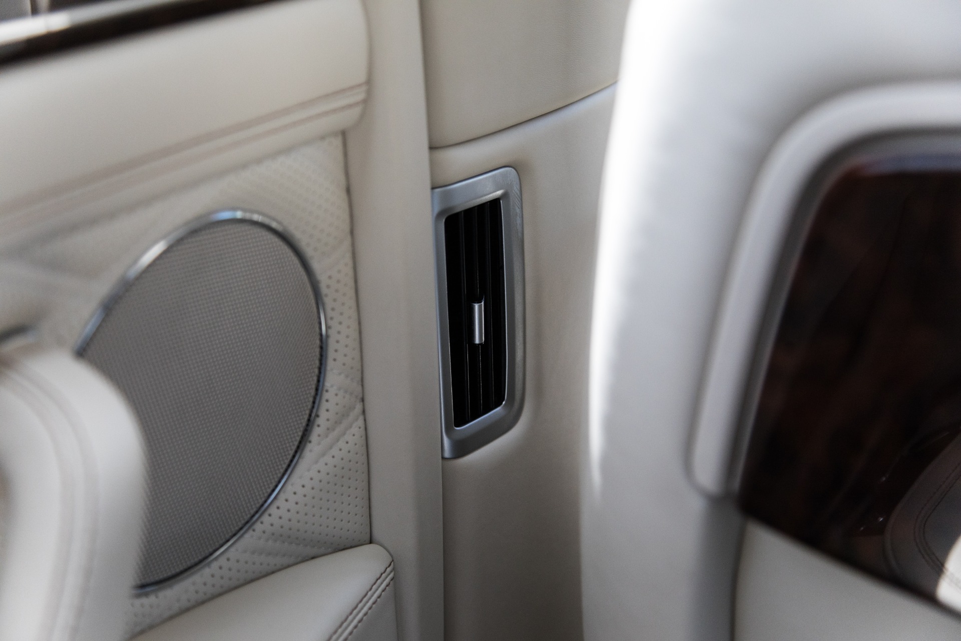 Used-2014-Bentley-Flying-Spur