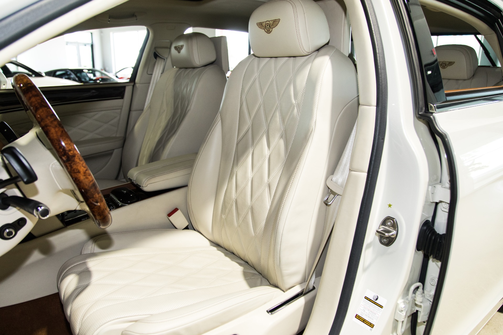 Used-2014-Bentley-Flying-Spur