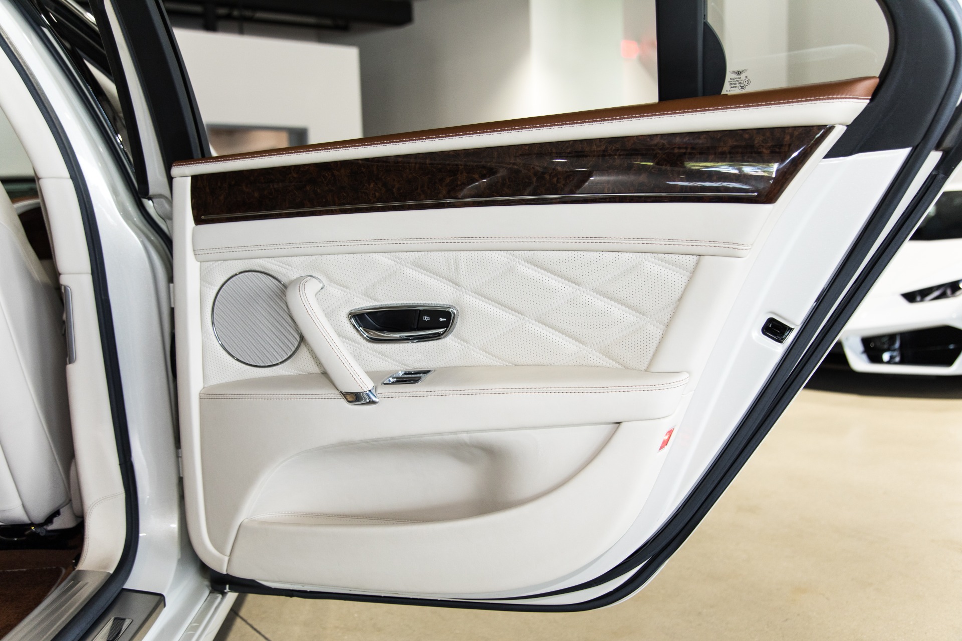 Used-2014-Bentley-Flying-Spur