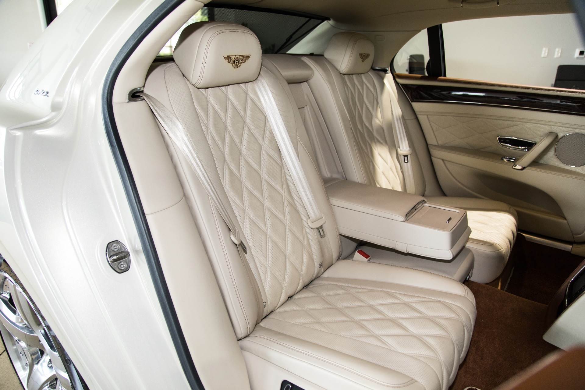 Used-2014-Bentley-Flying-Spur