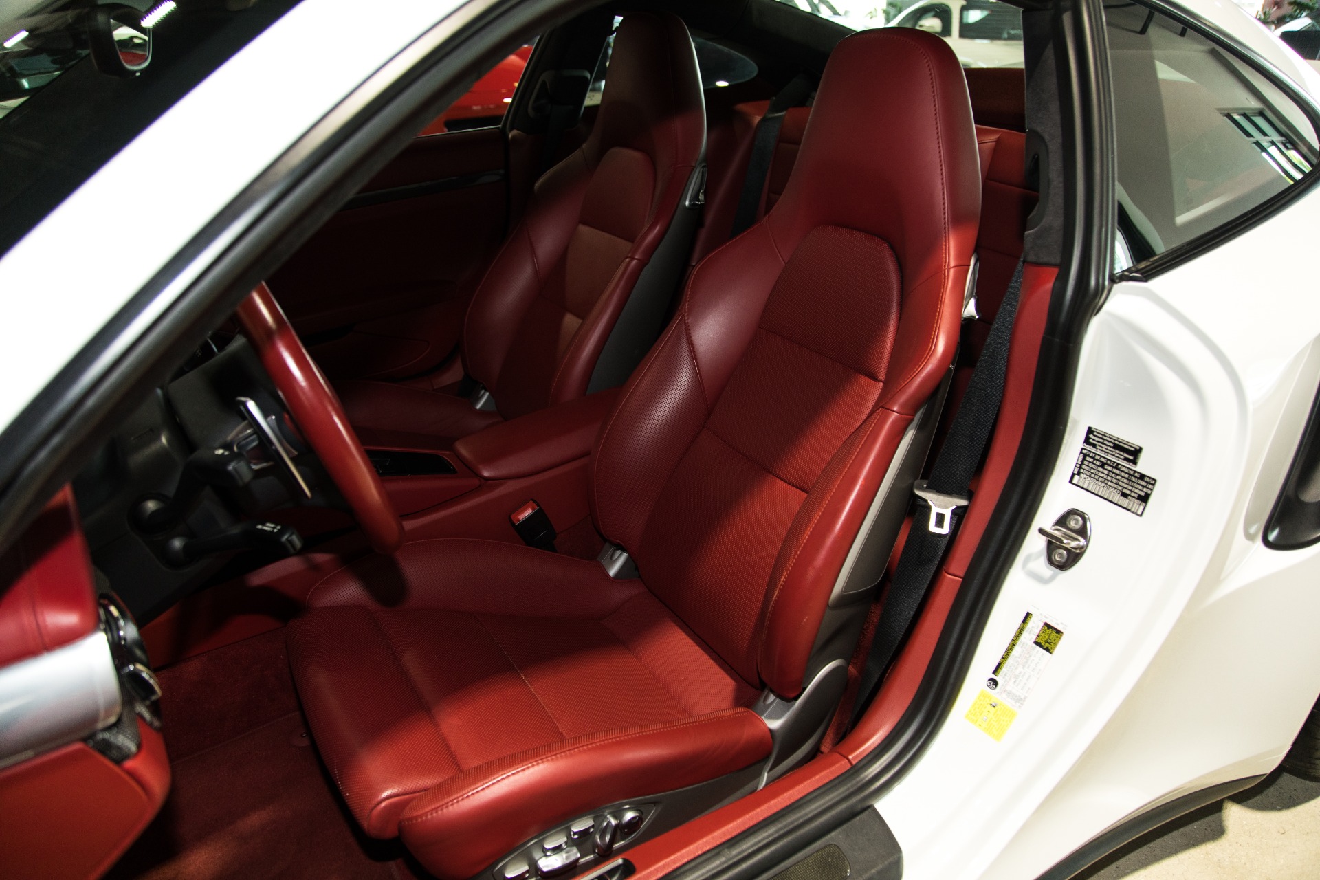 Used-2015-Porsche-911-Turbo