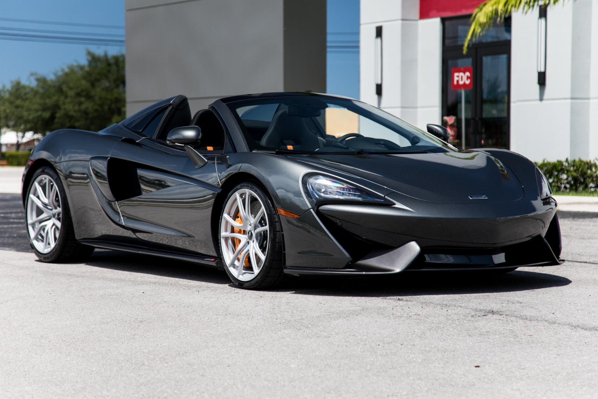 Used-2019-McLaren-570S-Spider