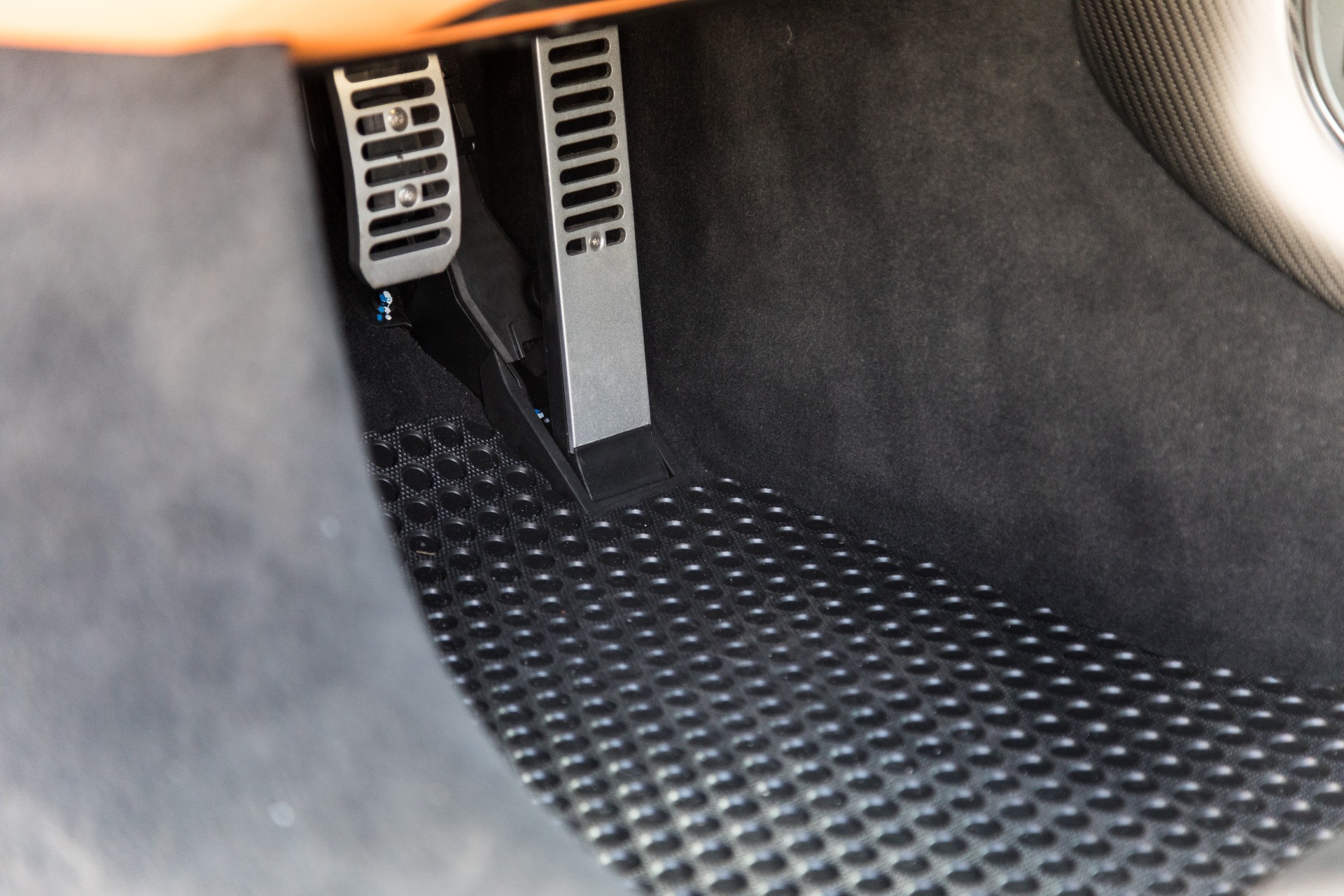 Used-2019-McLaren-570S-Spider