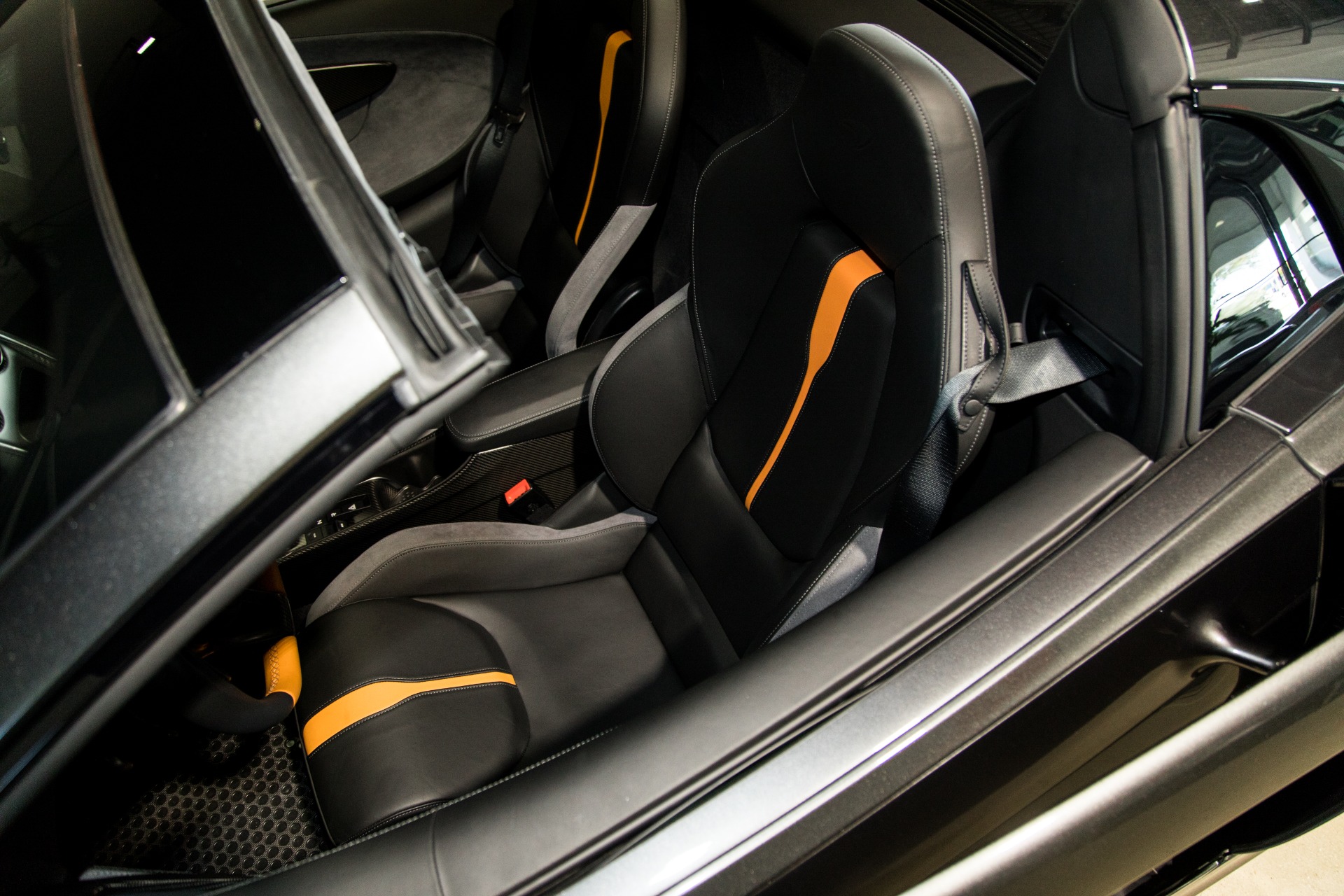 Used-2019-McLaren-570S-Spider