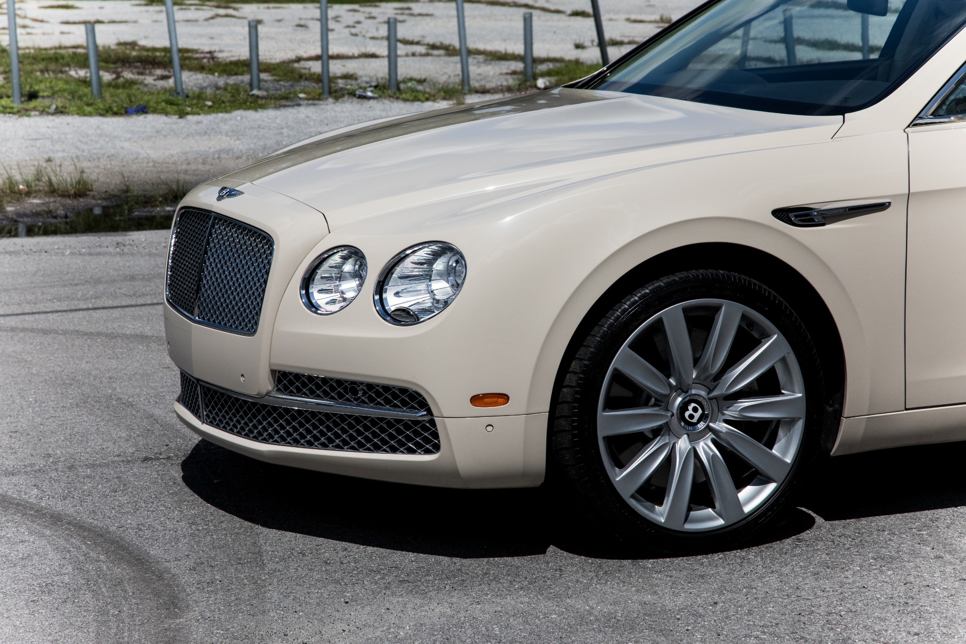 Used-2014-Bentley-Flying-Spur