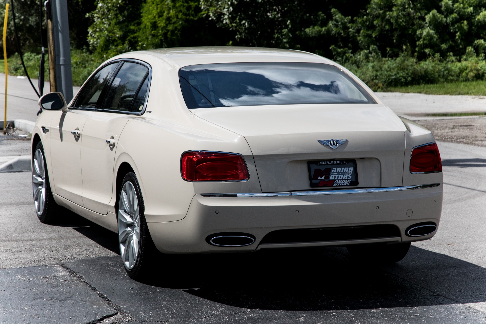 Used-2014-Bentley-Flying-Spur