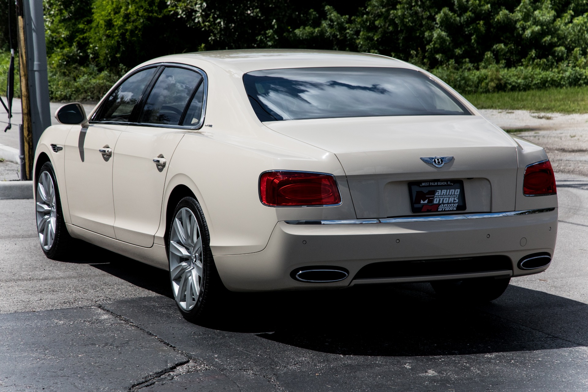Used-2014-Bentley-Flying-Spur