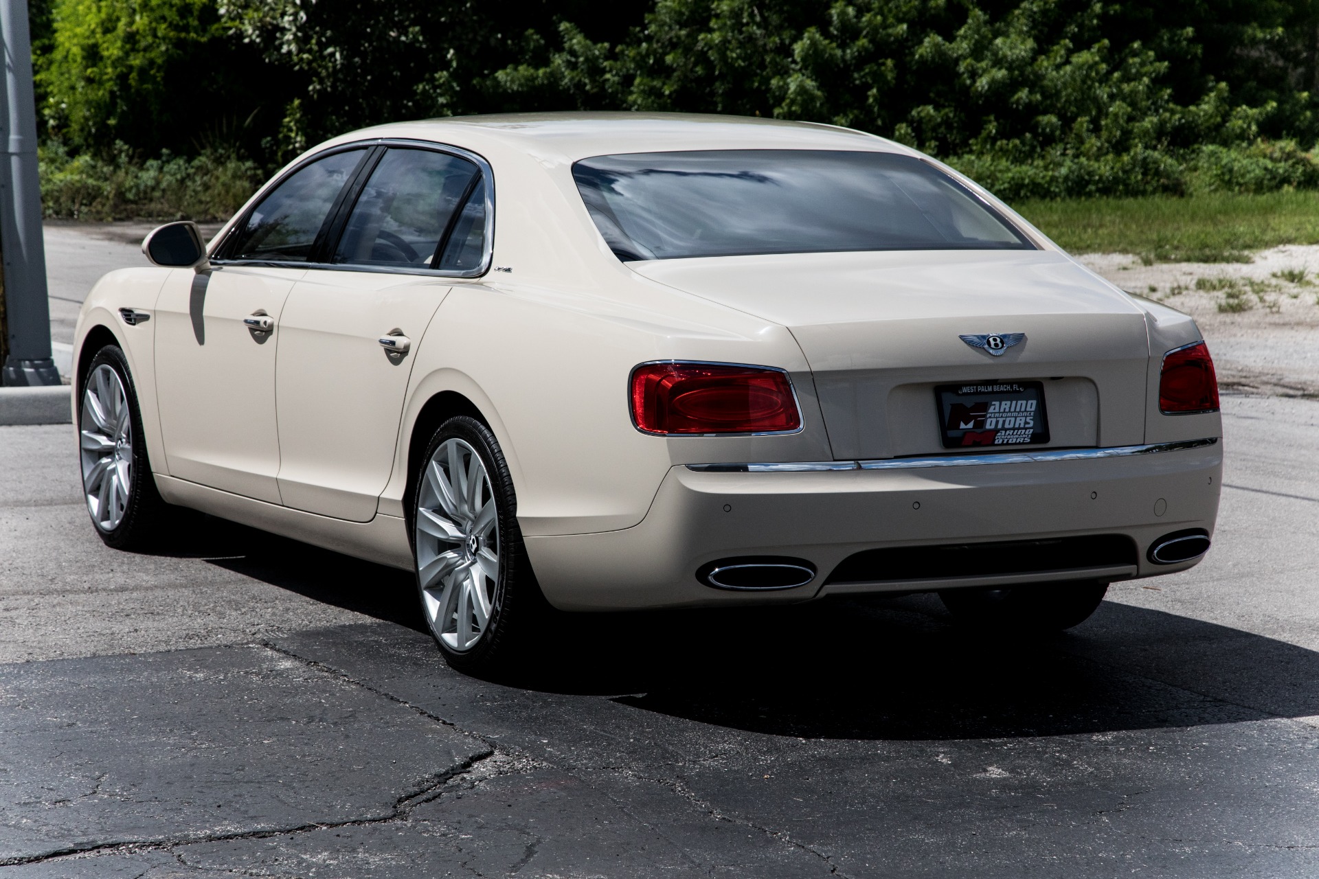 Used-2014-Bentley-Flying-Spur