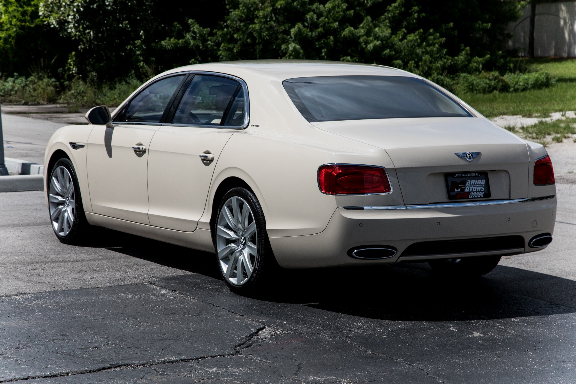 Used-2014-Bentley-Flying-Spur