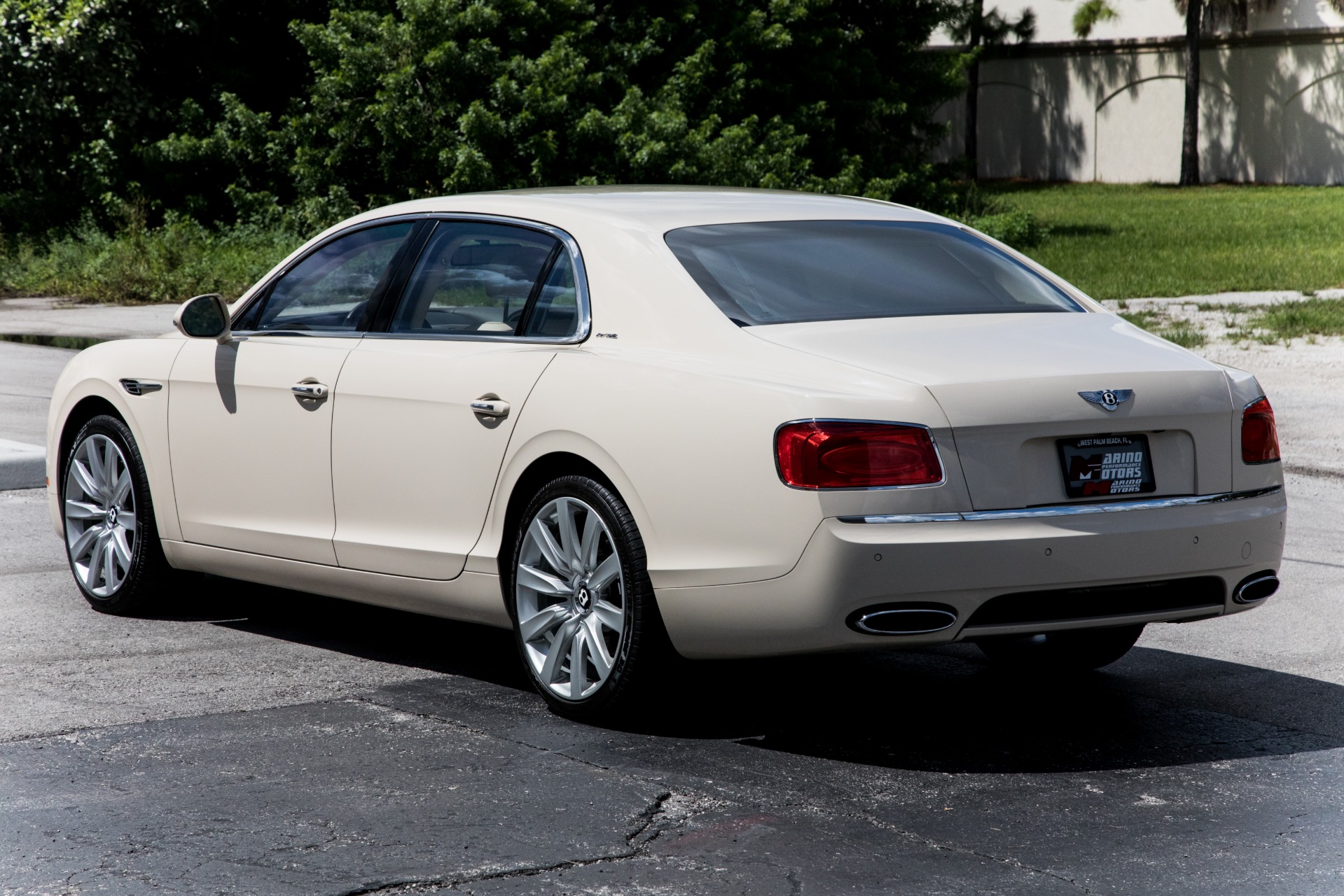Used-2014-Bentley-Flying-Spur