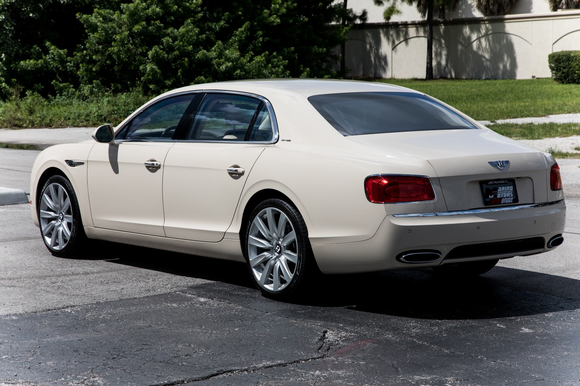 Used-2014-Bentley-Flying-Spur