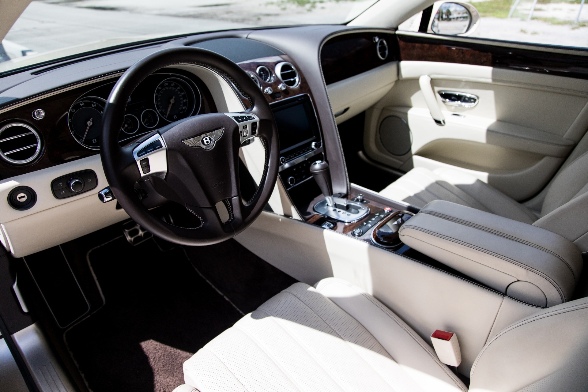 Used-2014-Bentley-Flying-Spur
