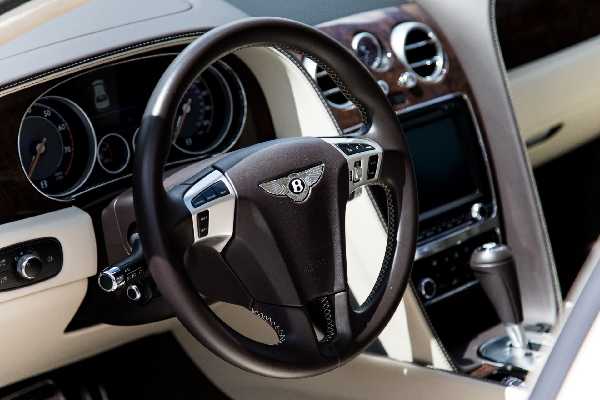 Used-2014-Bentley-Flying-Spur