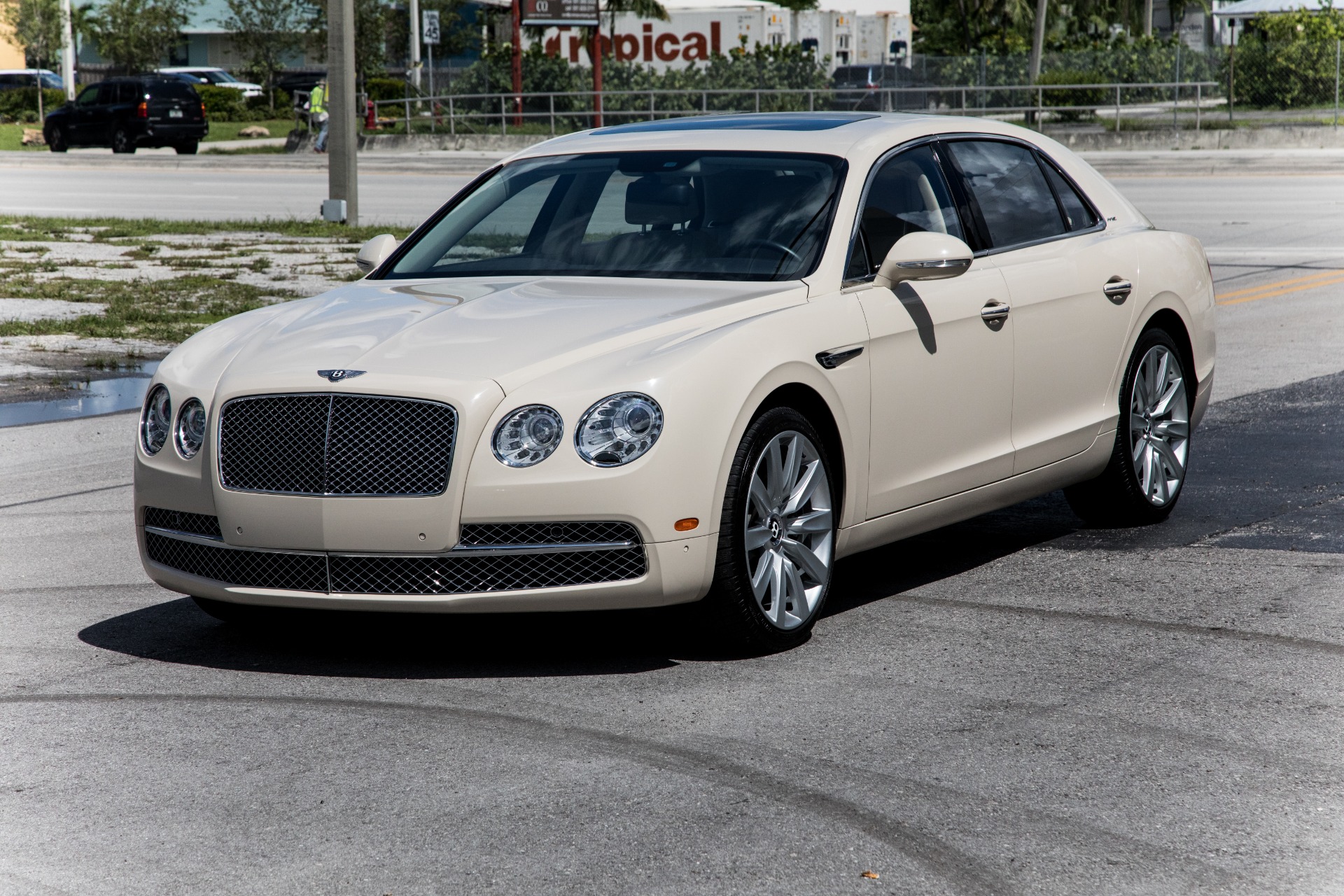 Used-2014-Bentley-Flying-Spur