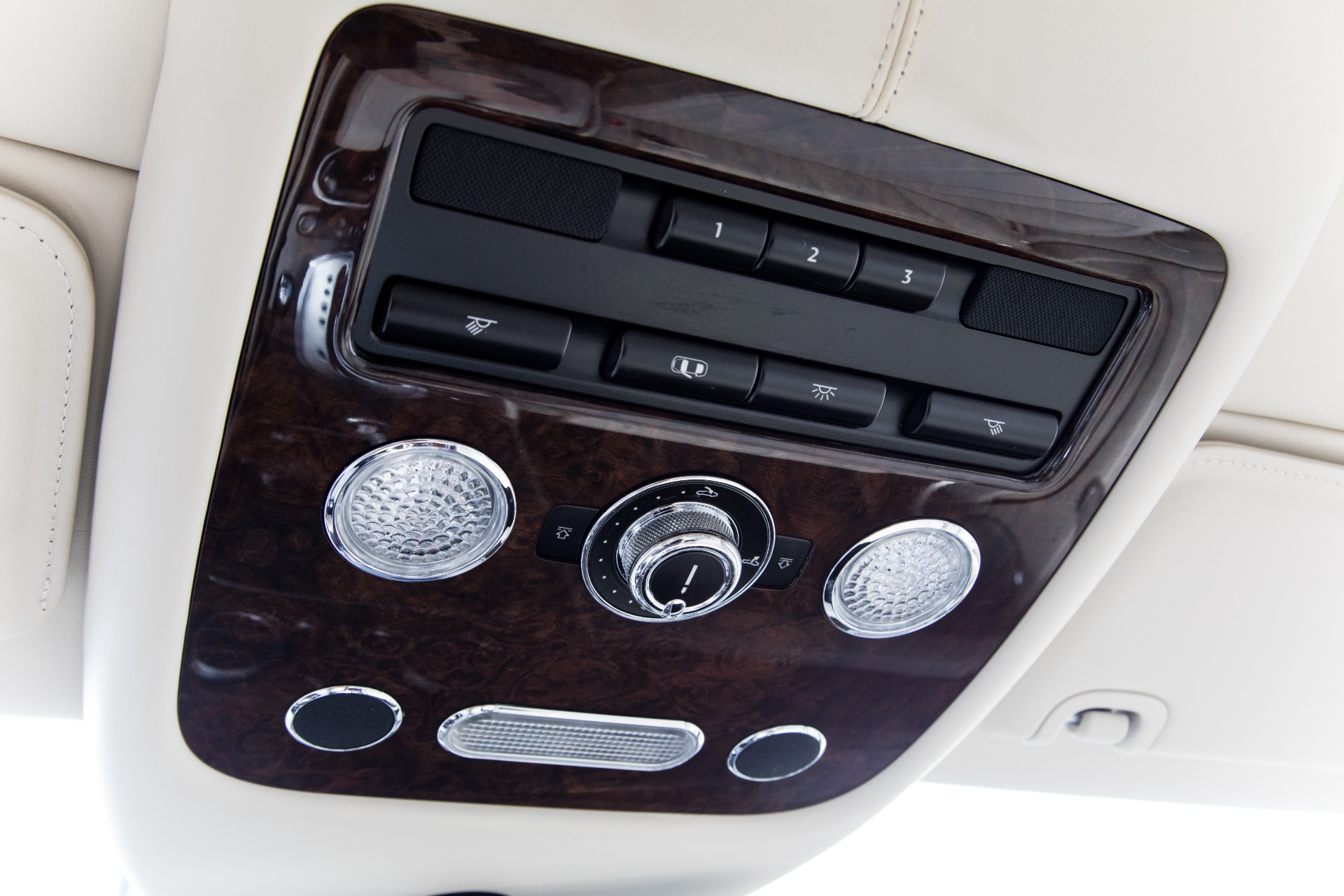 Used-2014-Bentley-Flying-Spur