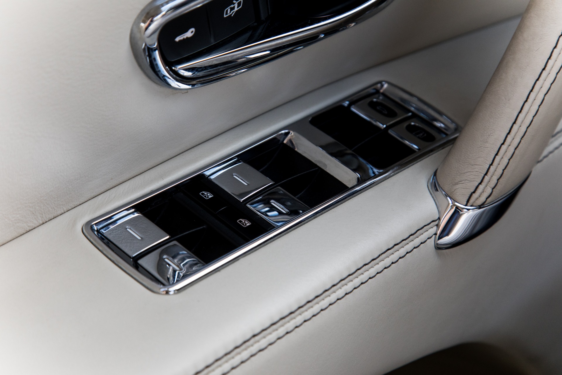Used-2014-Bentley-Flying-Spur