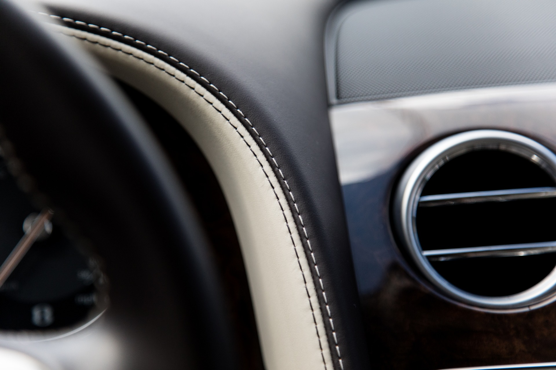 Used-2014-Bentley-Flying-Spur