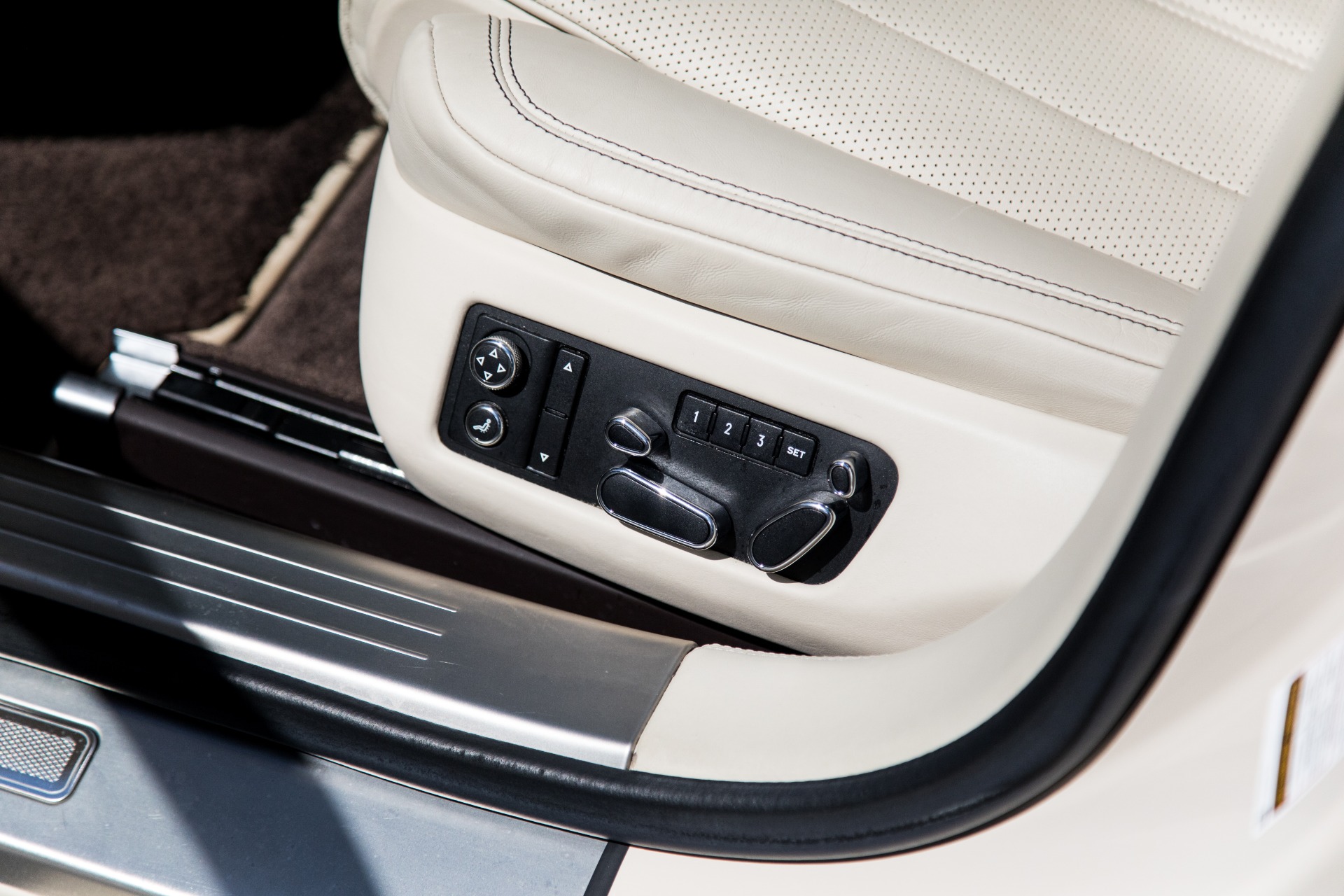 Used-2014-Bentley-Flying-Spur