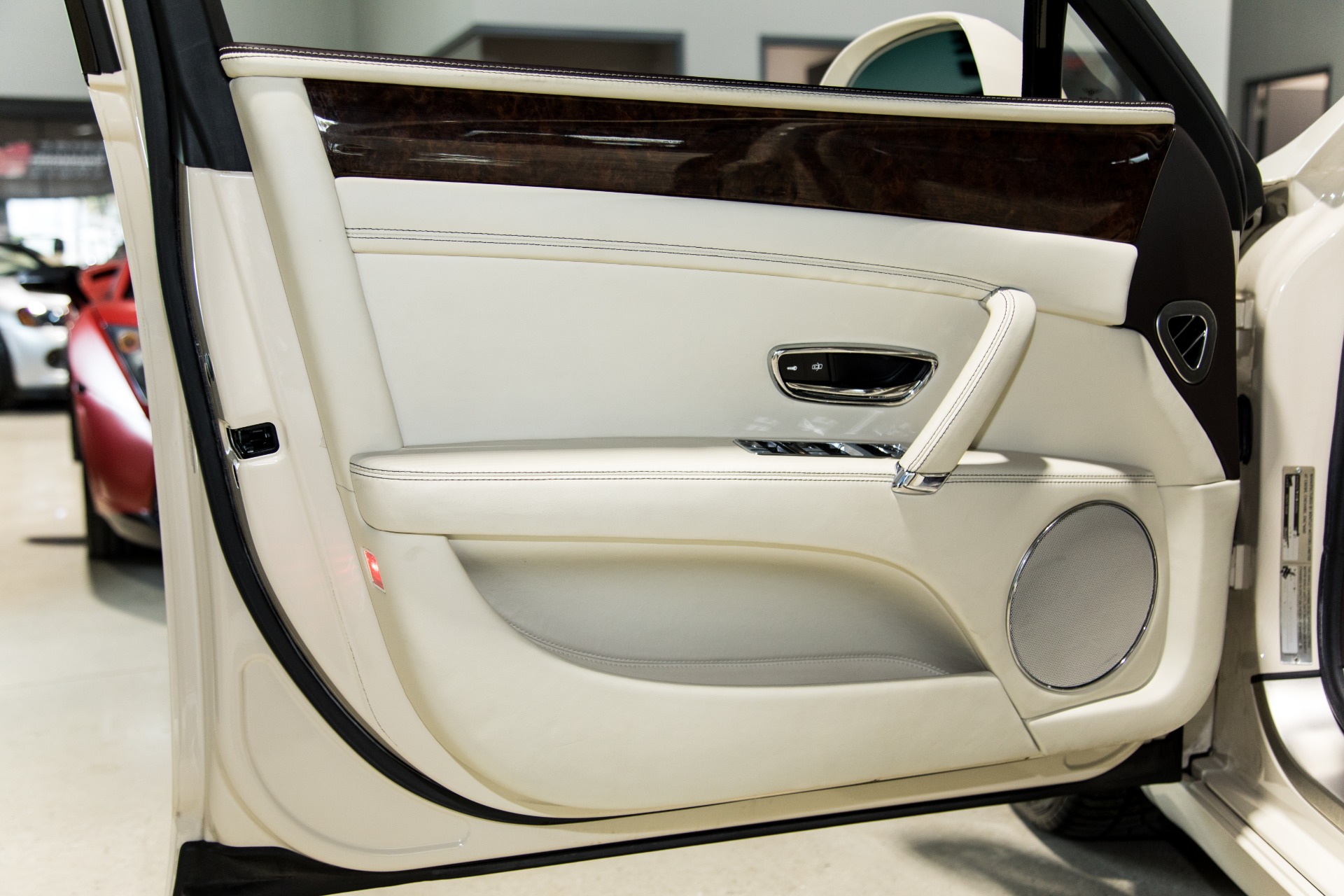 Used-2014-Bentley-Flying-Spur