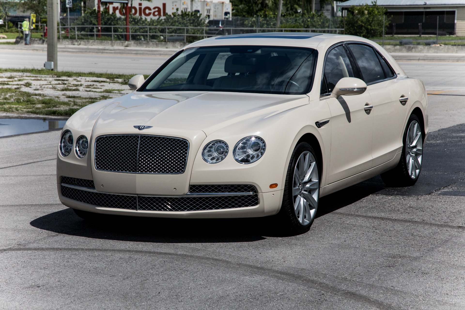 Used-2014-Bentley-Flying-Spur