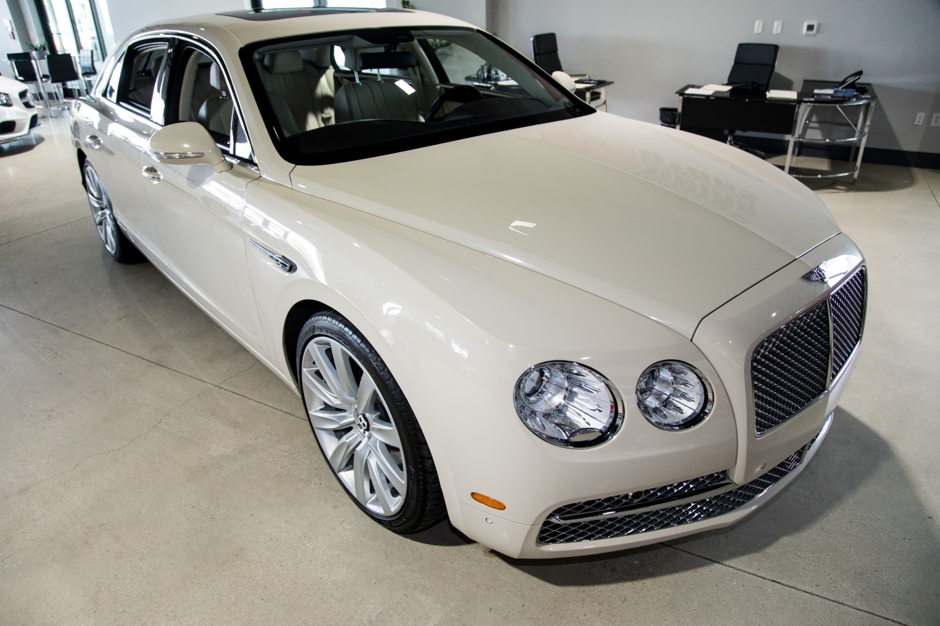 Used-2014-Bentley-Flying-Spur