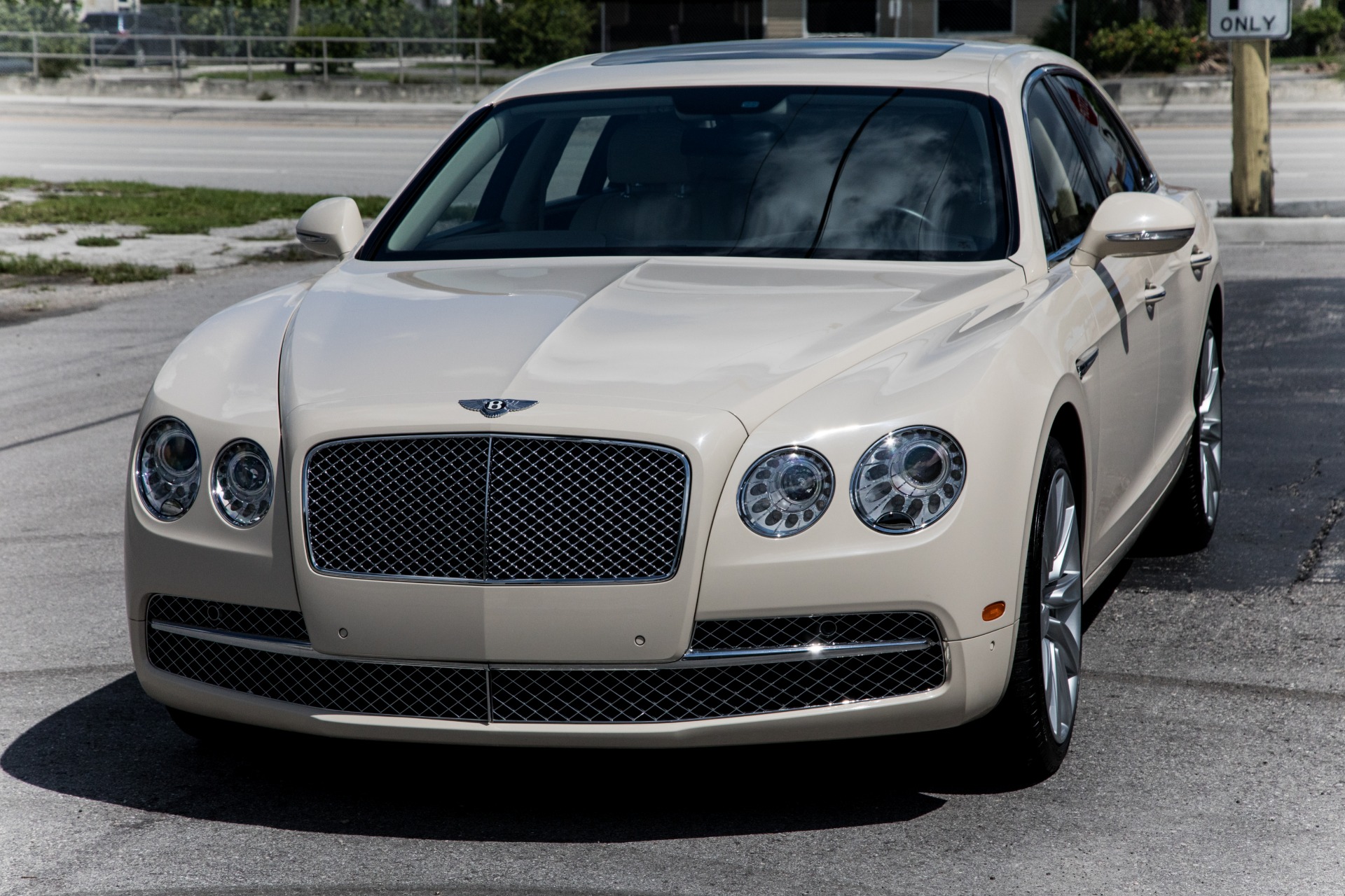 Used-2014-Bentley-Flying-Spur