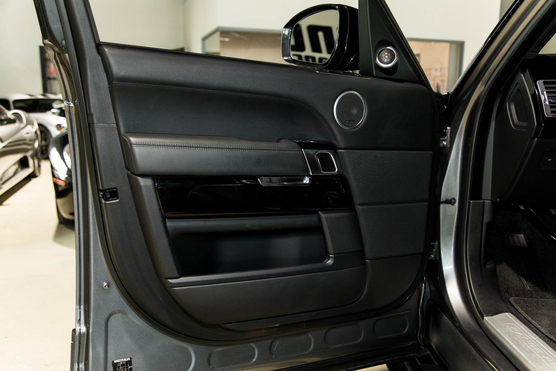 Used-2016-Land-Rover-Range-Rover-Supercharged