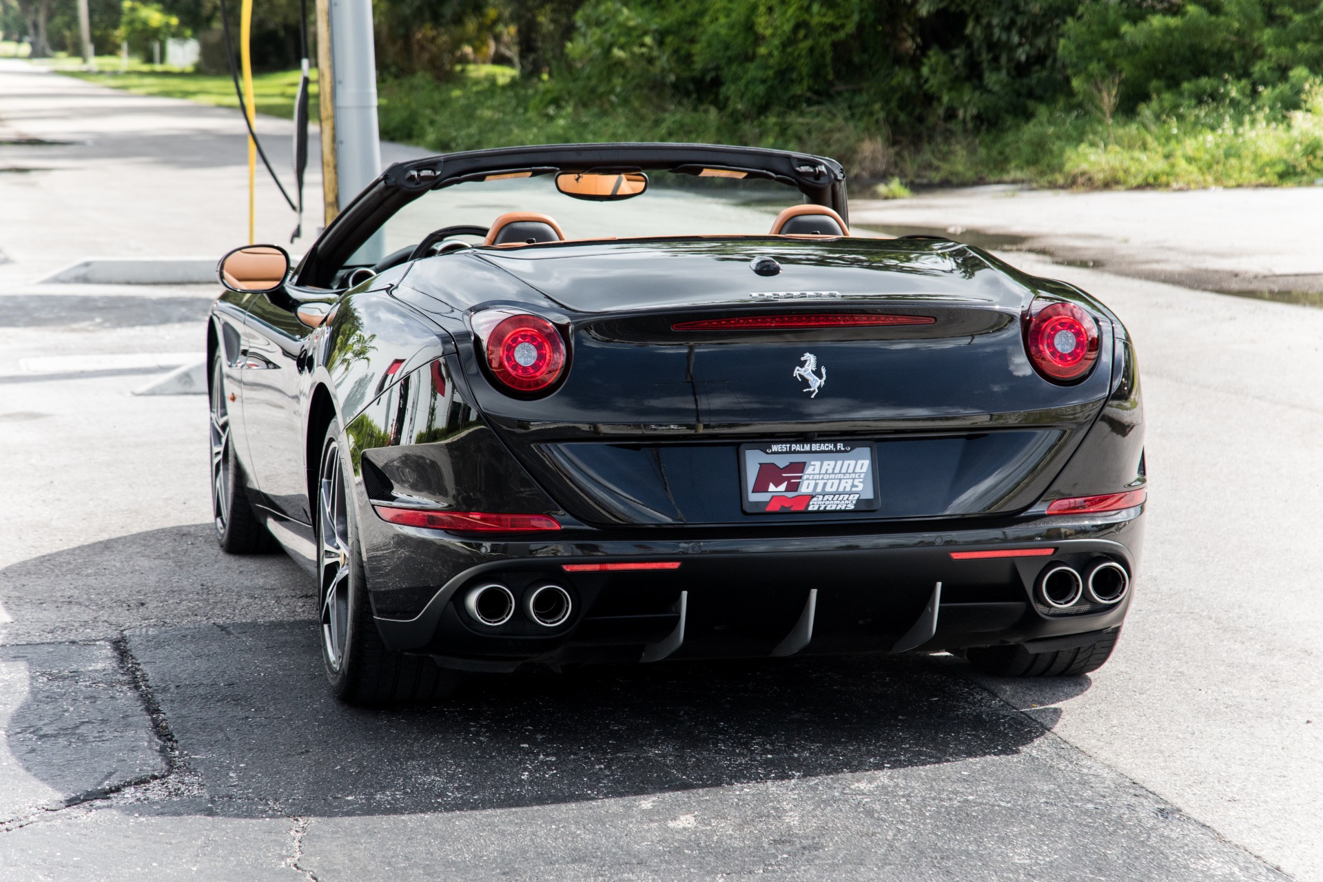 Used-2016-Ferrari-California-T