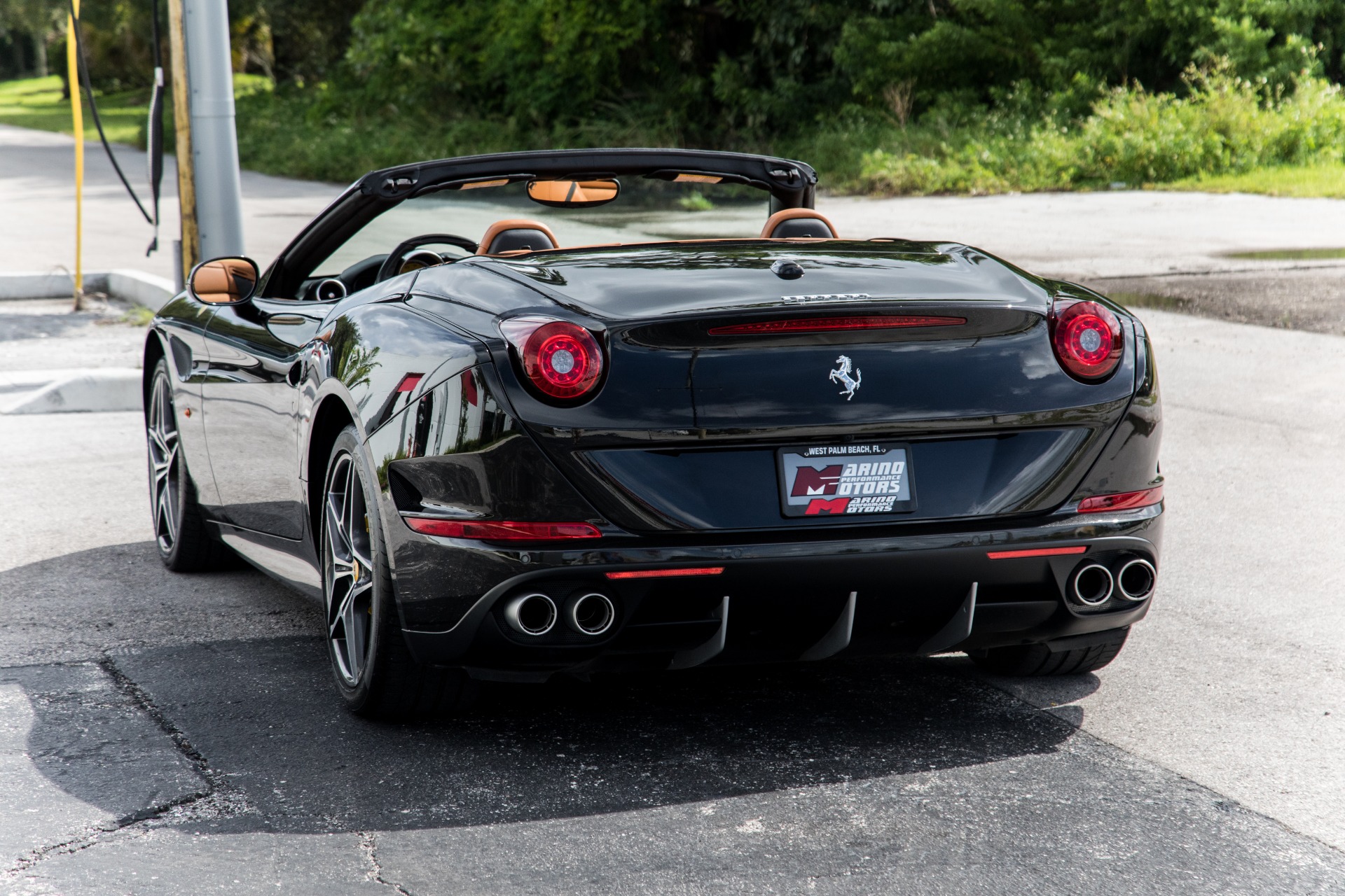 Used-2016-Ferrari-California-T