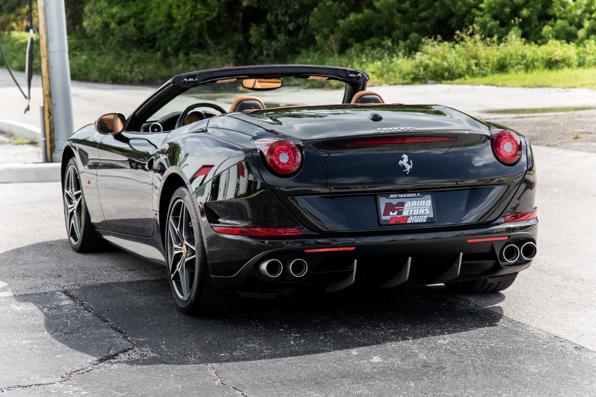 Used-2016-Ferrari-California-T