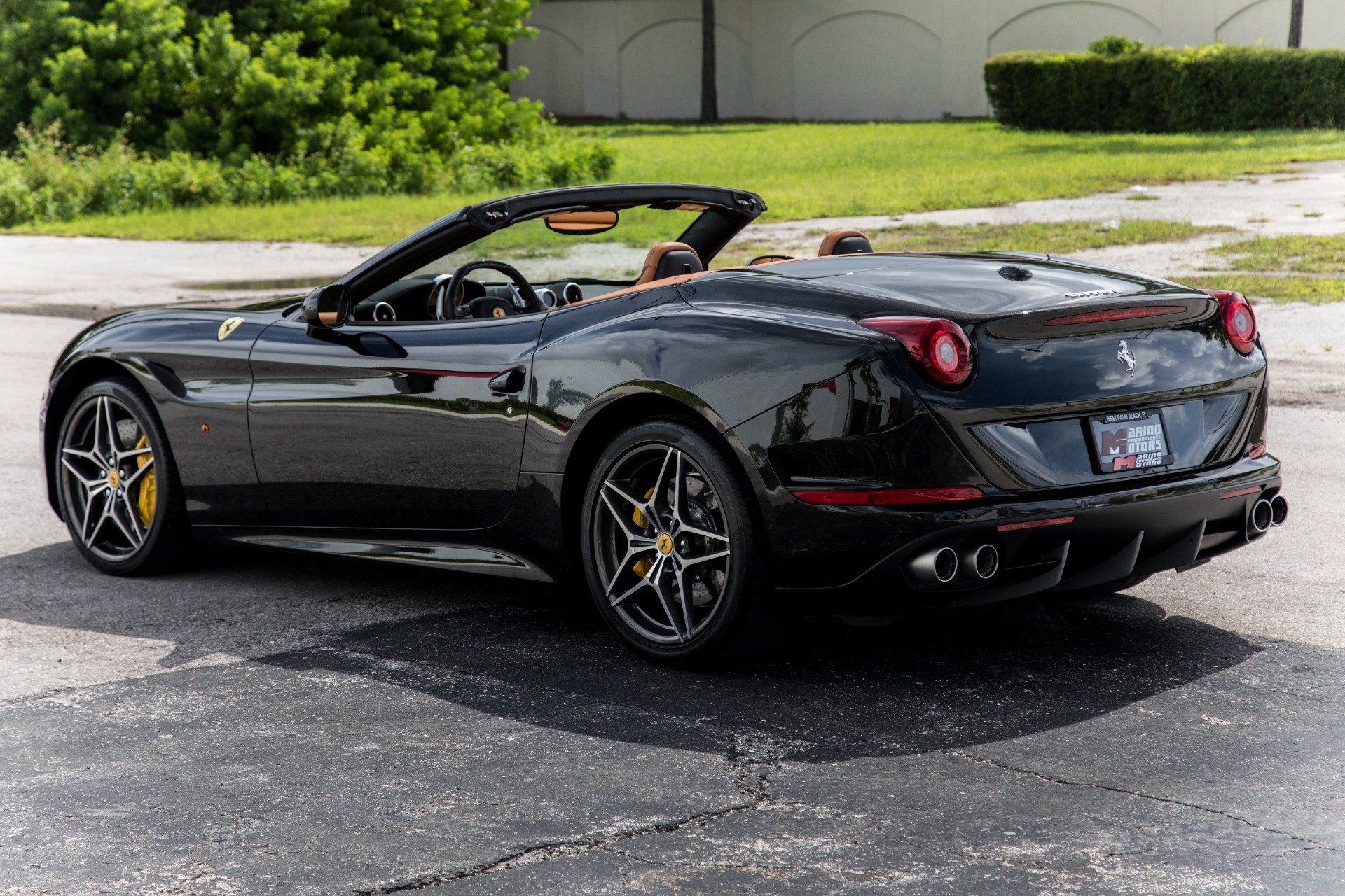 Used-2016-Ferrari-California-T