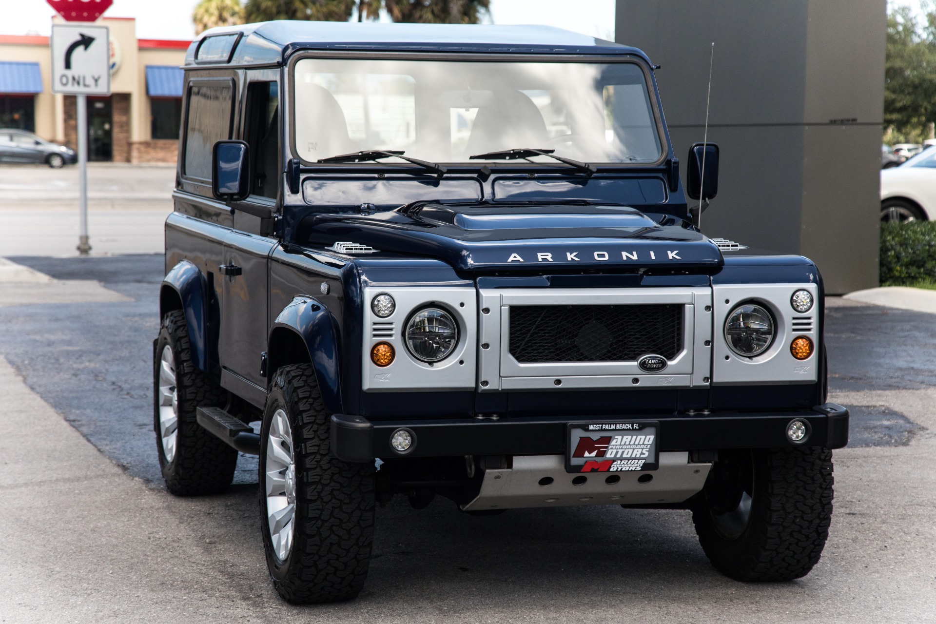 Used-1990-Land-Rover-D90-Defender