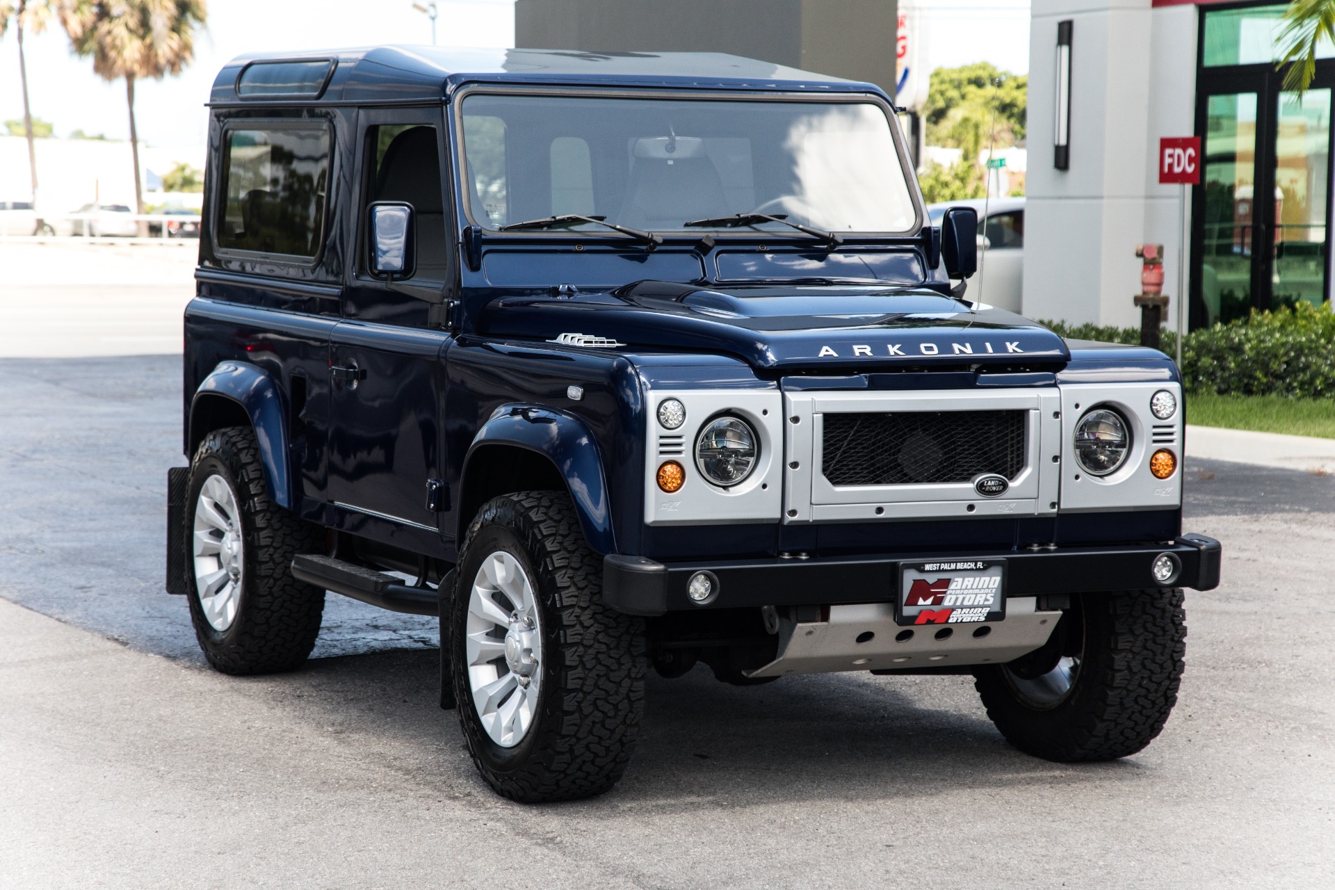 mn model d90 land rover defender