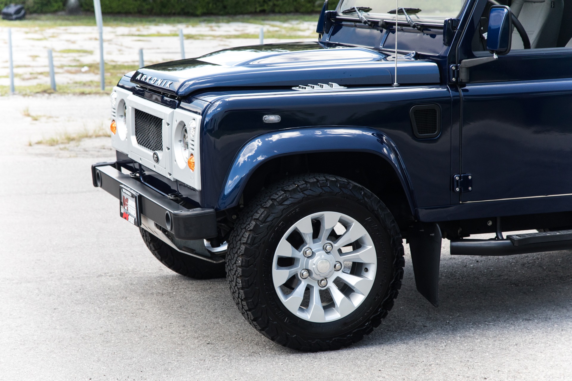 Used-1990-Land-Rover-D90-Defender
