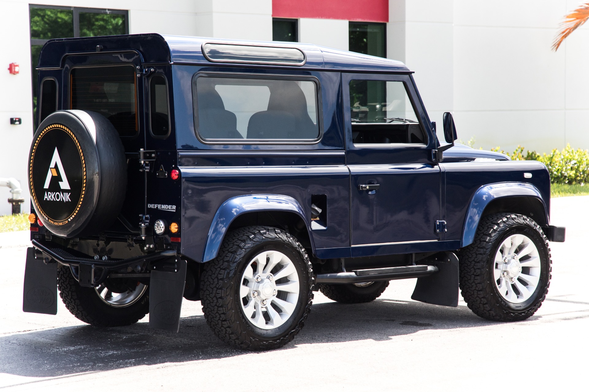 Used-1990-Land-Rover-D90-Defender