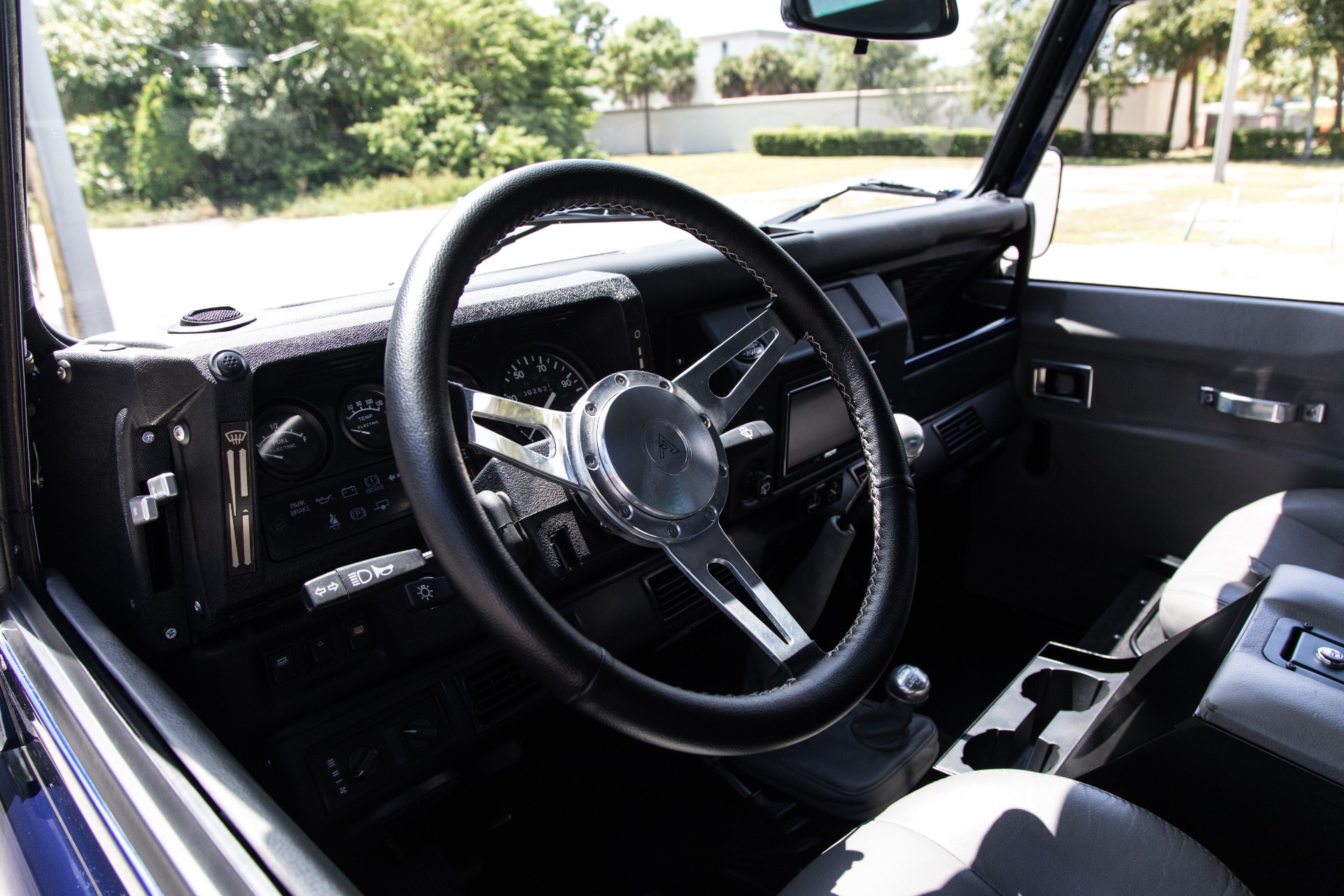 Used-1990-Land-Rover-D90-Defender