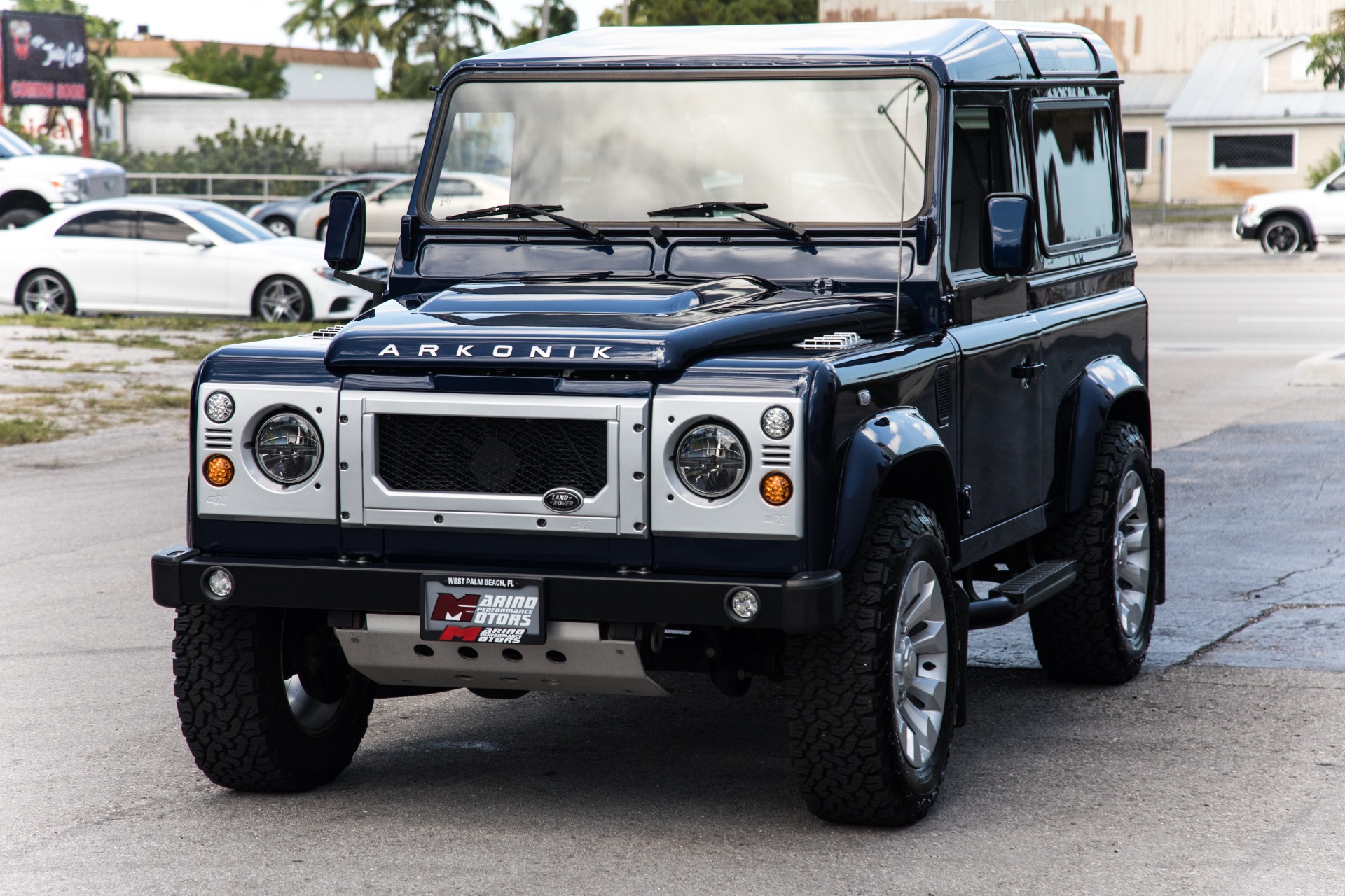 Used-1990-Land-Rover-D90-Defender