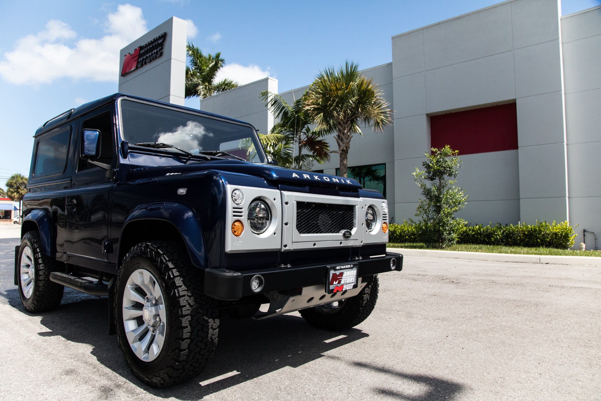 Used-1990-Land-Rover-D90-Defender