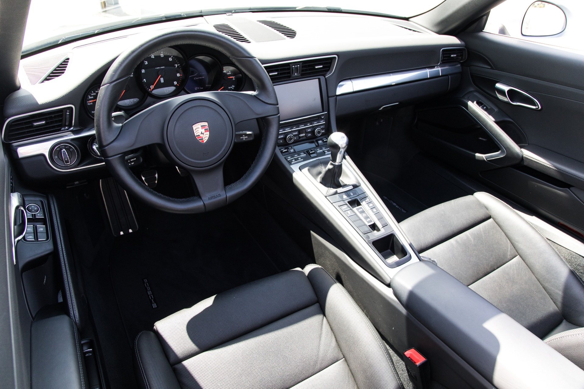 Used-2015-Porsche-911-Carrera