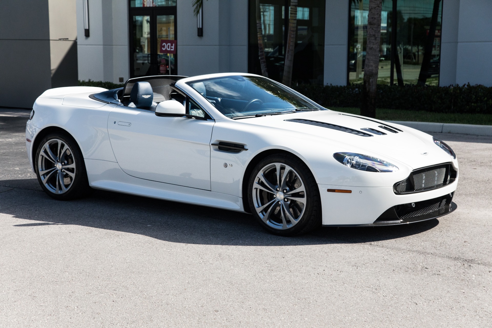 Used-2015-Aston-Martin-V12-Vantage-S-Roadster