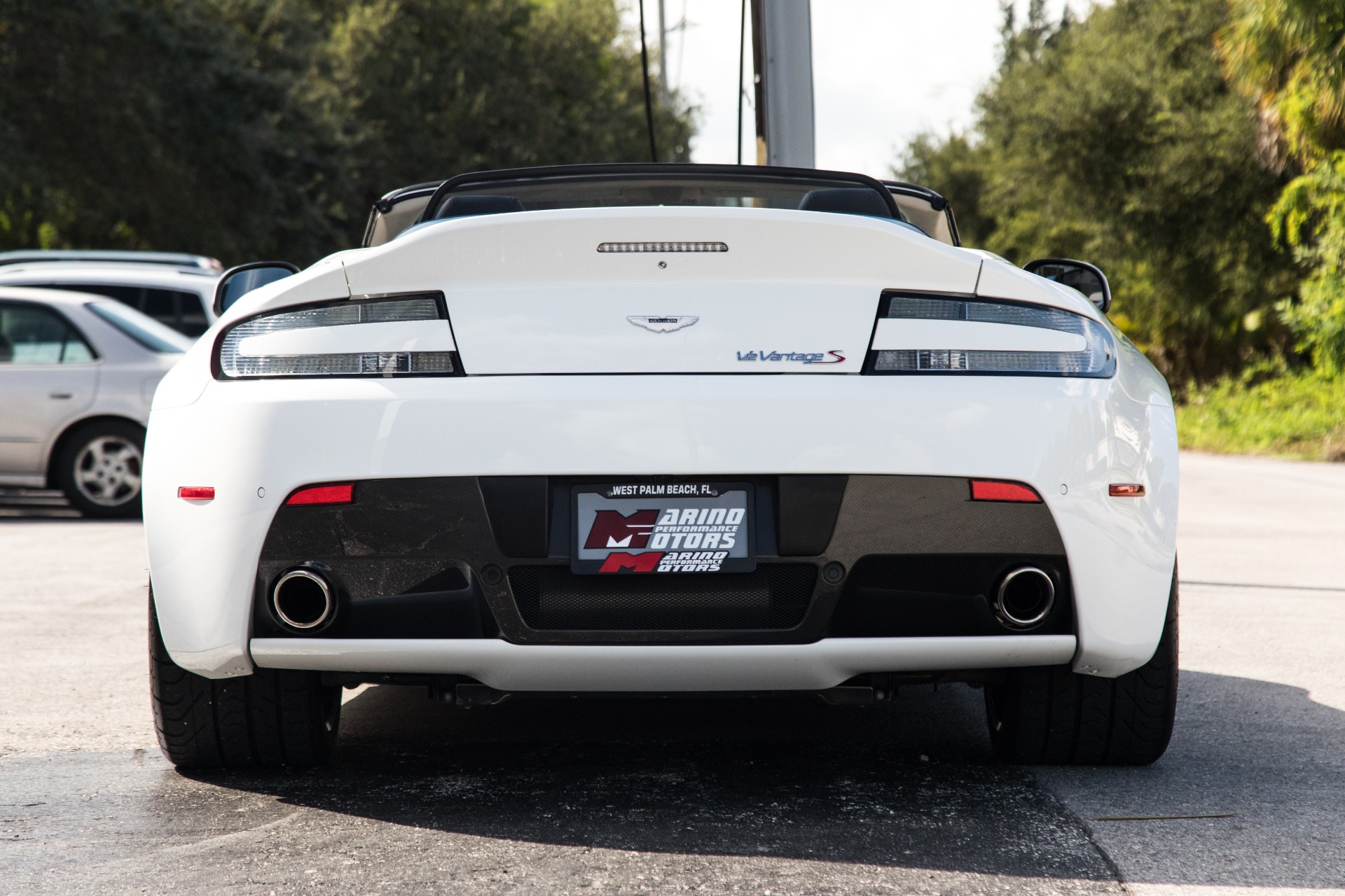 Used-2015-Aston-Martin-V12-Vantage-S-Roadster