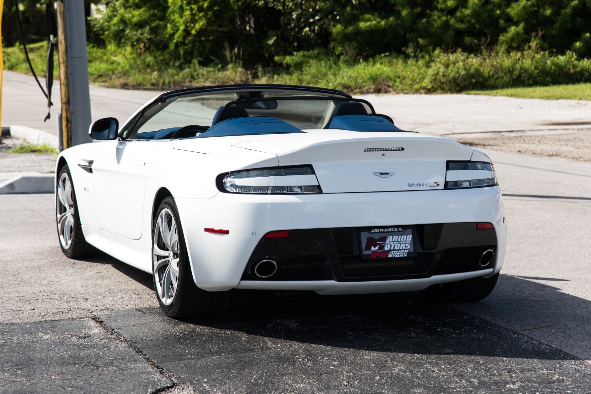 Used-2015-Aston-Martin-V12-Vantage-S-Roadster