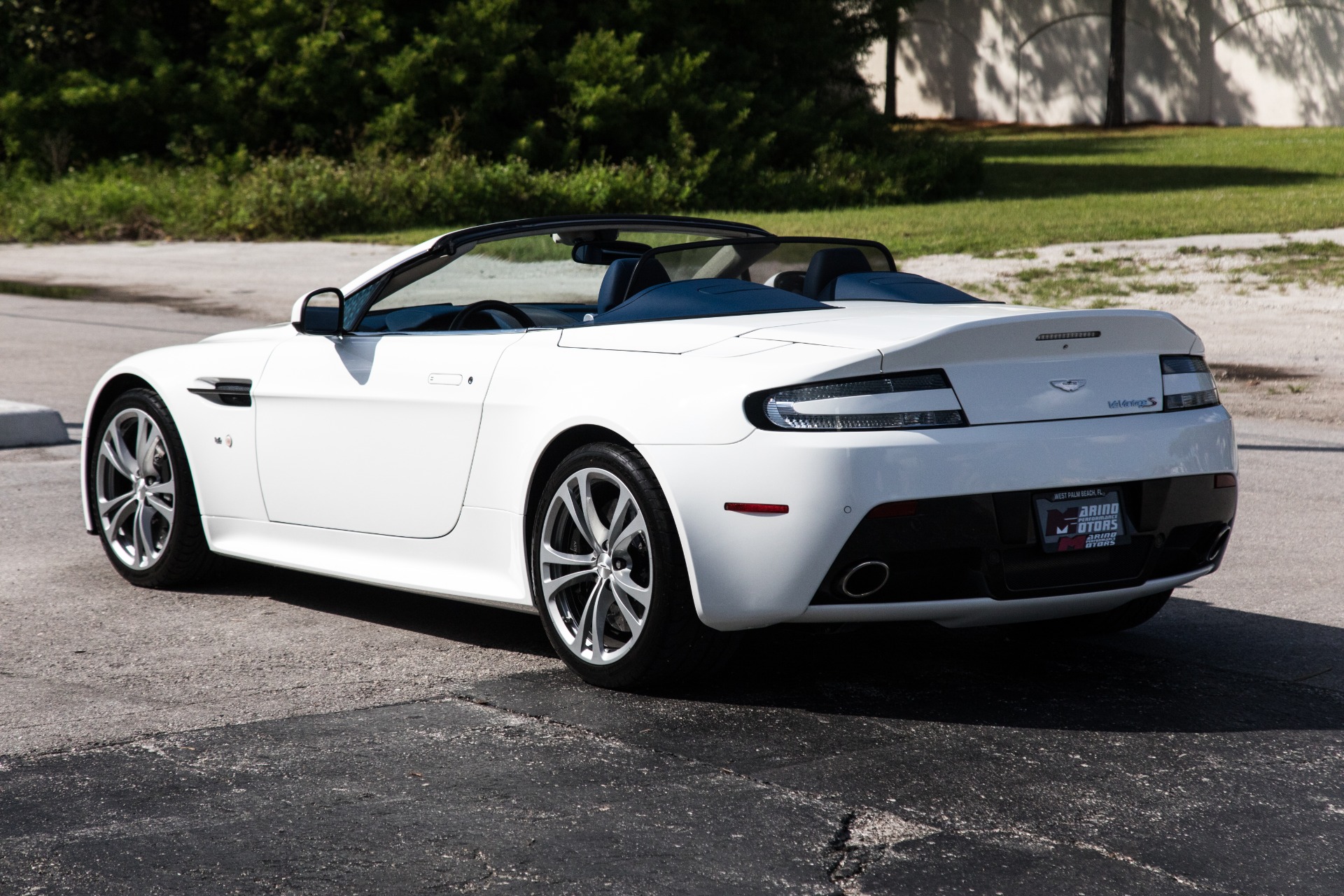 Used-2015-Aston-Martin-V12-Vantage-S-Roadster