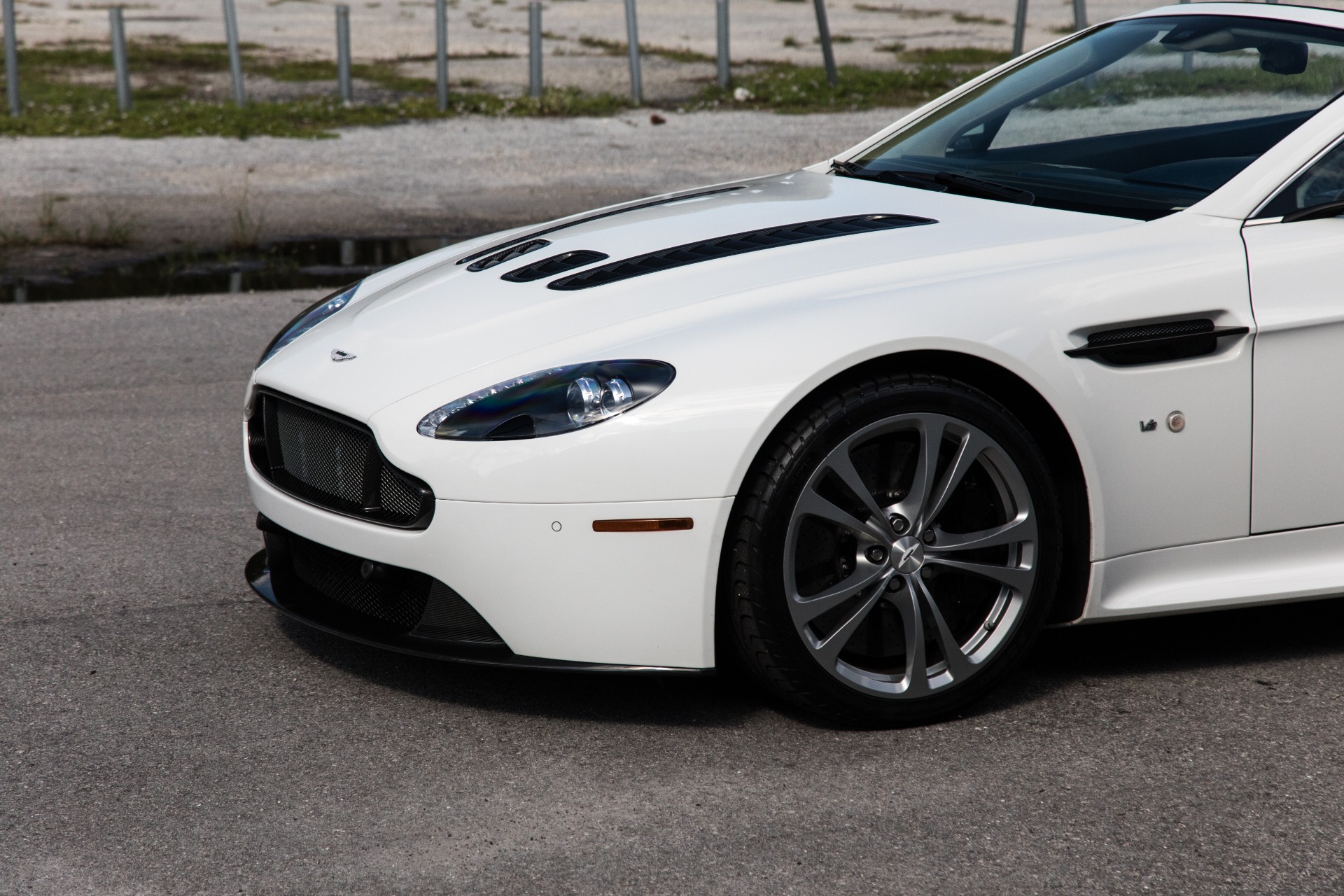 Used-2015-Aston-Martin-V12-Vantage-S-Roadster